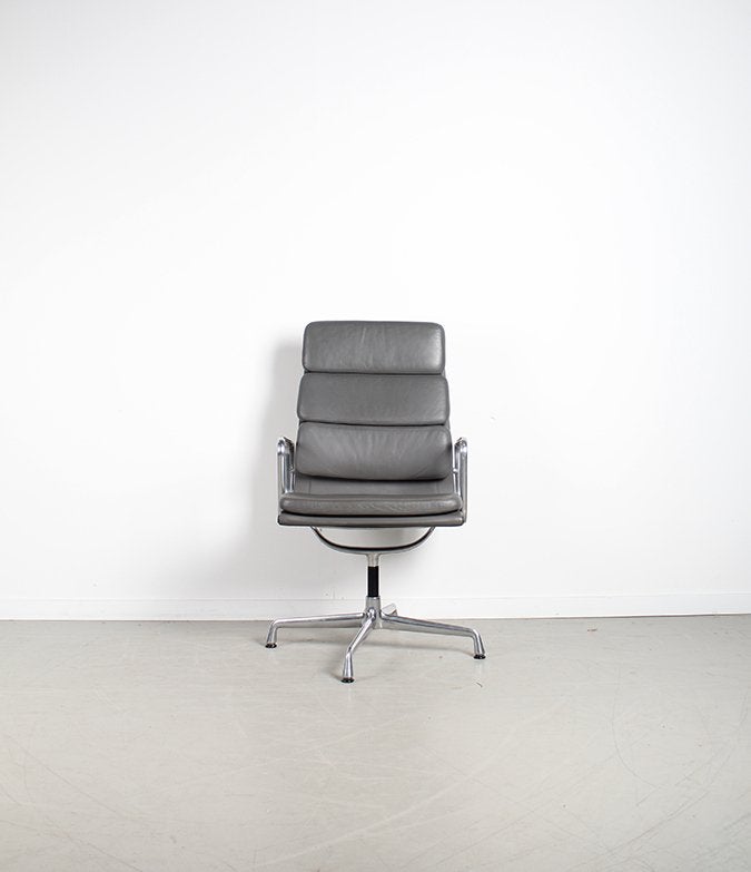 3x Vitra Eames EA112 Fauteuil Softpad Grijs Leer – Alu, Niet ingevuld, Minder dan 75 cm, Niet ingevuld, Ophalen of Verzenden