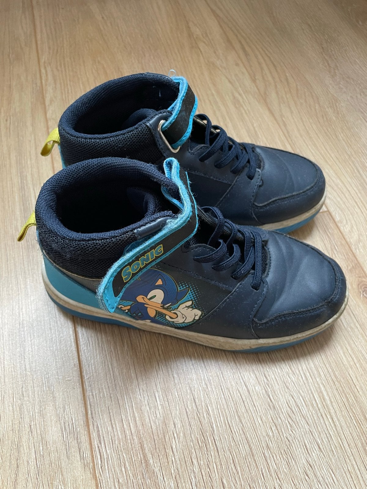 Sonic kinderschoenen maat 33 - Zo goed als nieuw, Kinderen en Baby's, Kinderkleding | Schoenen en Sokken, Ophalen of Verzenden