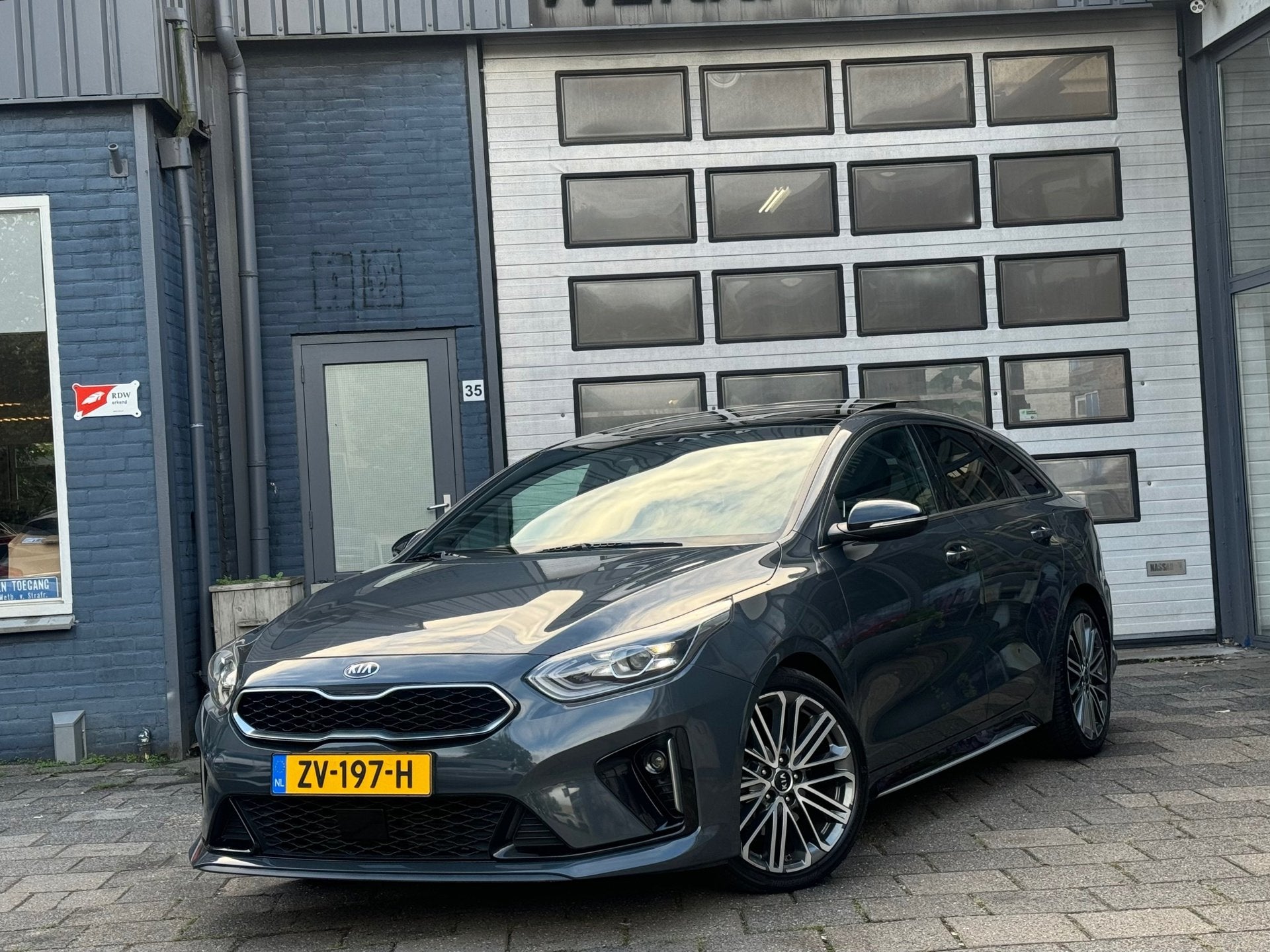 Kia ProCeed 1.4 T-GDI GT-PlusLine | Clima | Camera | Pano |, Auto's, Dealer onderhouden, Euro 6, 4 cilinders, Origineel Nederlands