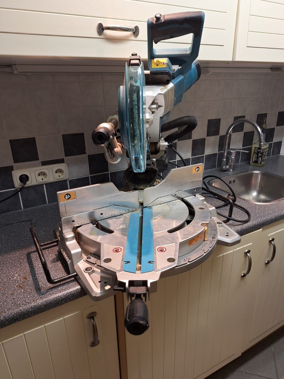 Makita LS1019L Afkortzaag, Doe-het-zelf en Verbouw, Ophalen, Gebruikt, 70 mm of meer, Makita