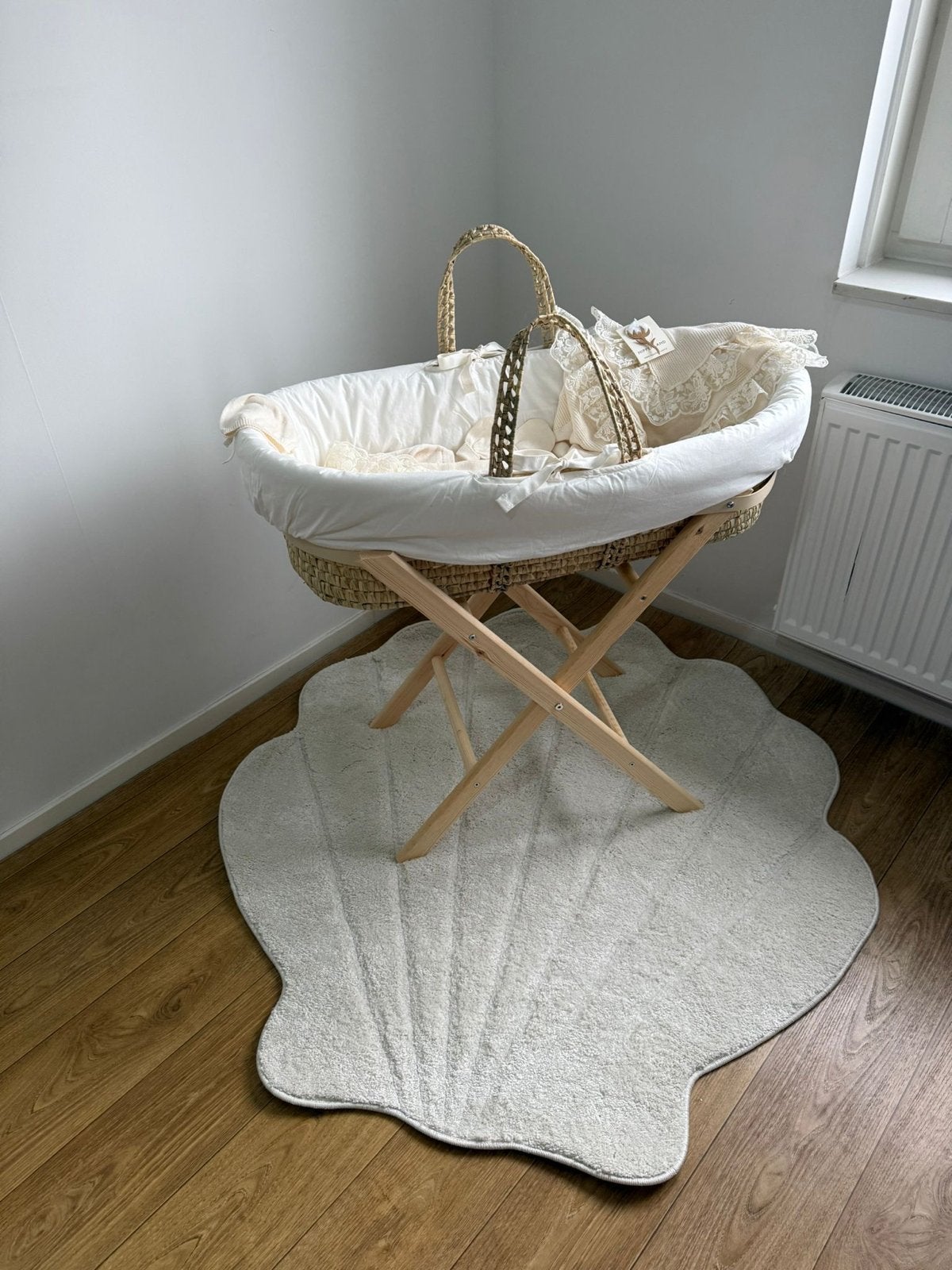 Mooie Mozesmand met standaard - Zo goed als nieuw, Kinderen en Baby's, Ophalen of Verzenden, Zo goed als nieuw, Wieg