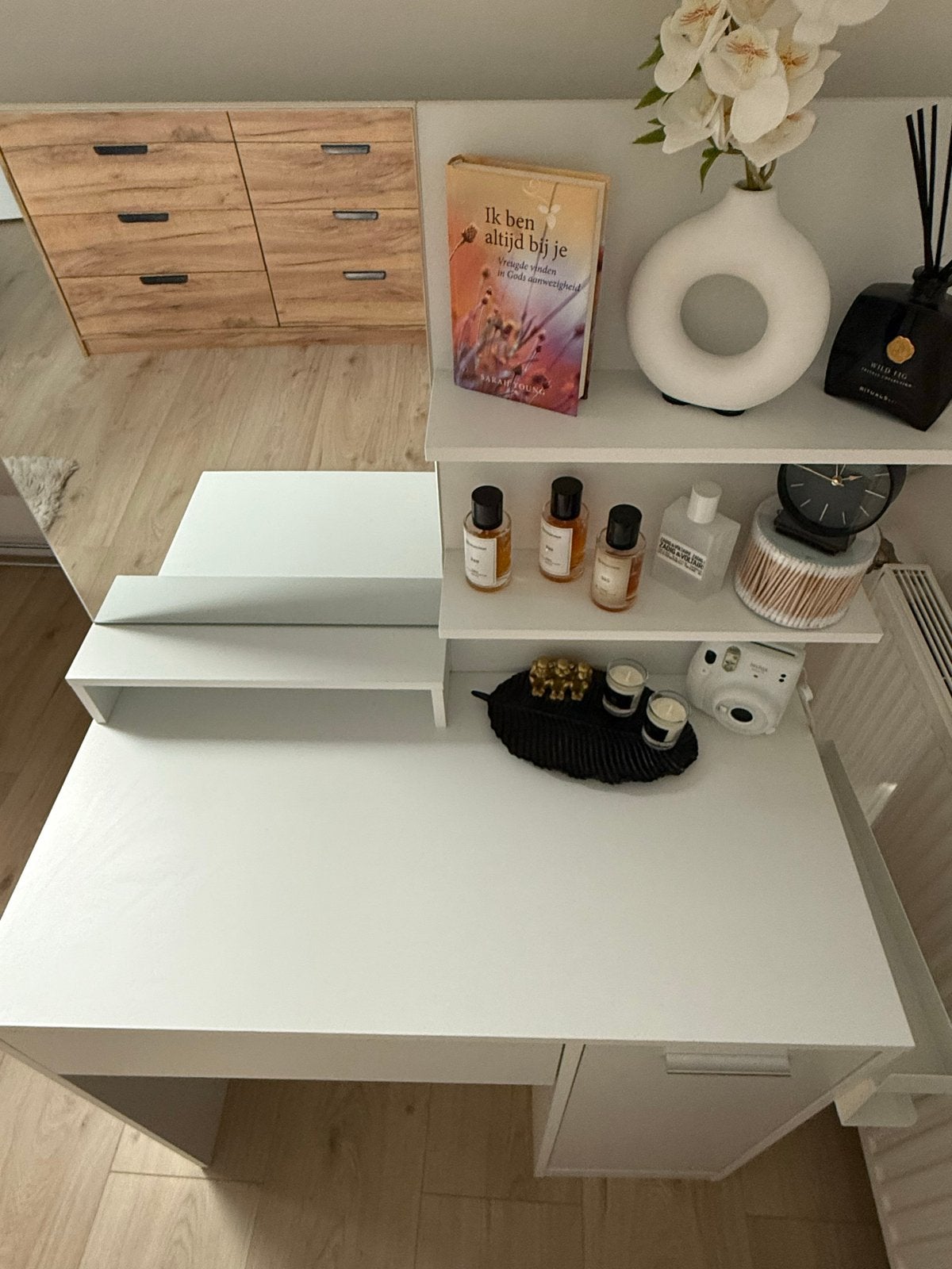Witte tafel/bureau met opbergruimte en opzetstuk (make up), Ophalen, 100 tot 150 cm, 50 tot 100 cm, Zo goed als nieuw