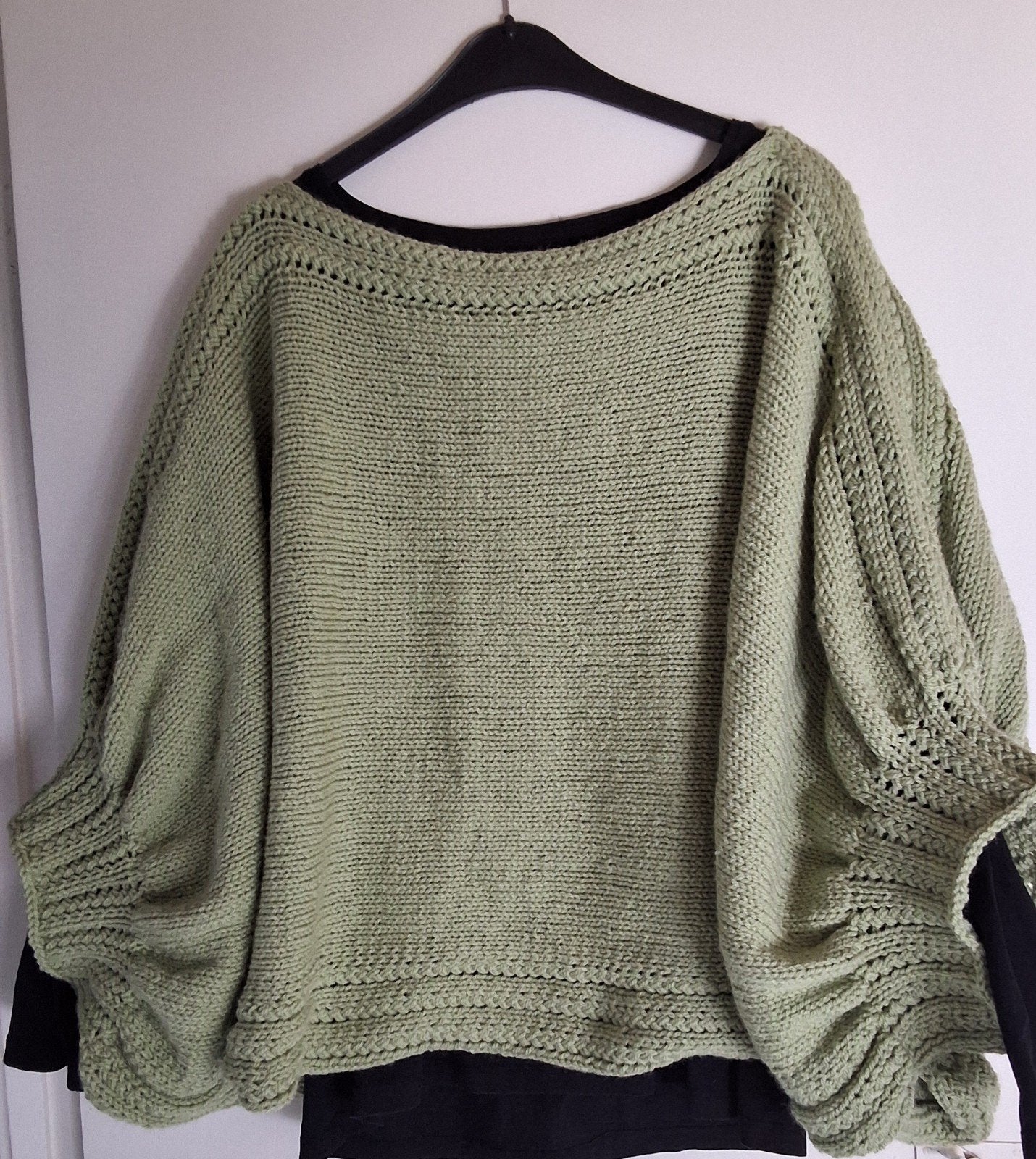 Handige poncho/trui, handgebreid, Kleding | Dames, Truien en Vesten, Handgebreid, Ophalen of Verzenden, Nieuw