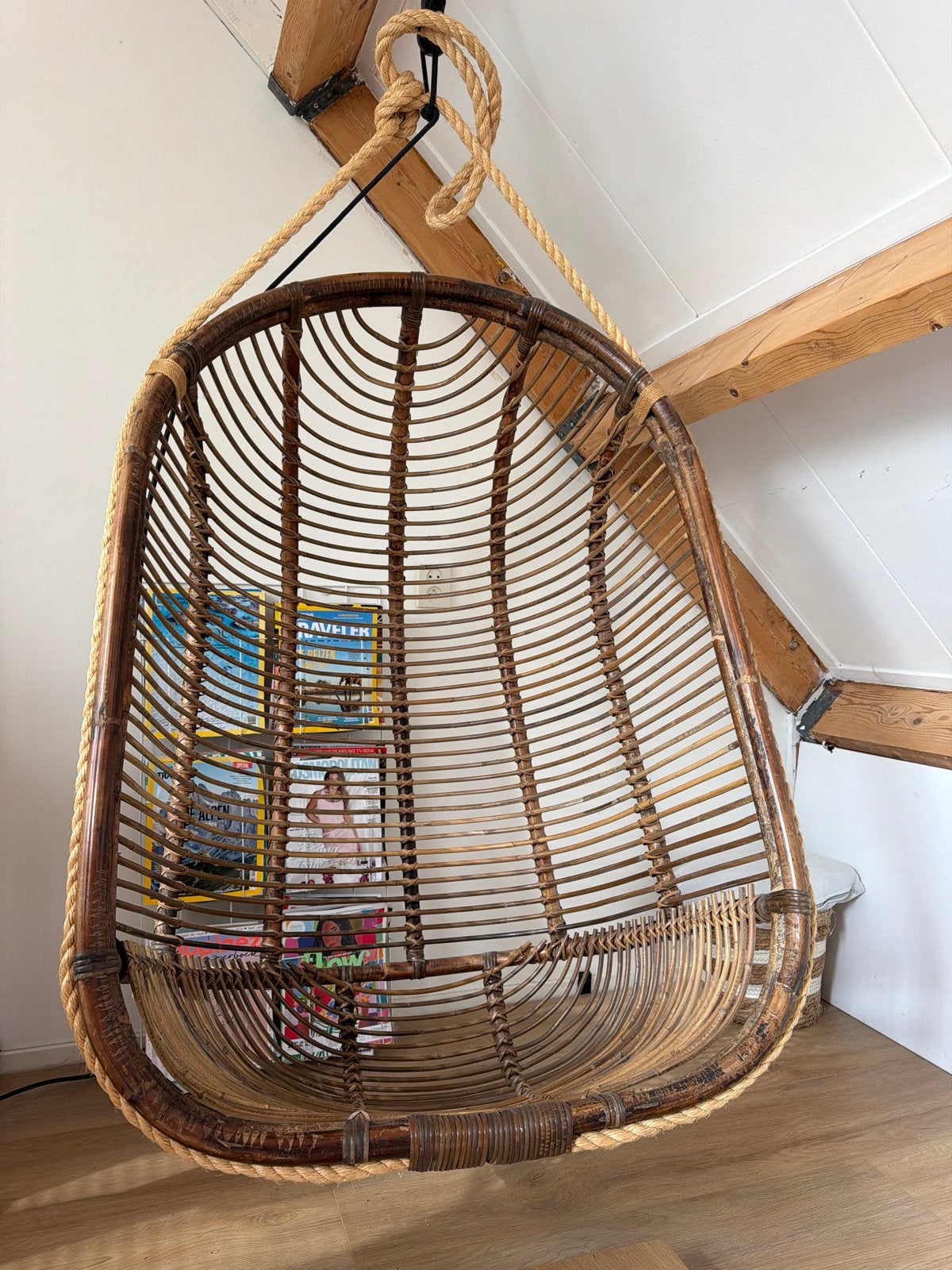 Rotan hangstoel - Schommelstoel - Ei stoel, Gebruikt, Bruin, Riet of Rotan, Ophalen of Verzenden