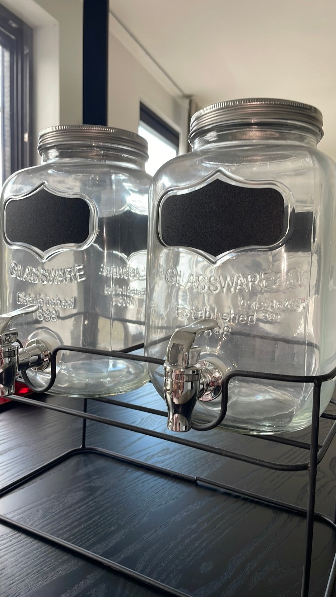 Set van 2 glazen limonadet dispensers met standaard Nieuw!, Glas, Ophalen, Nieuw