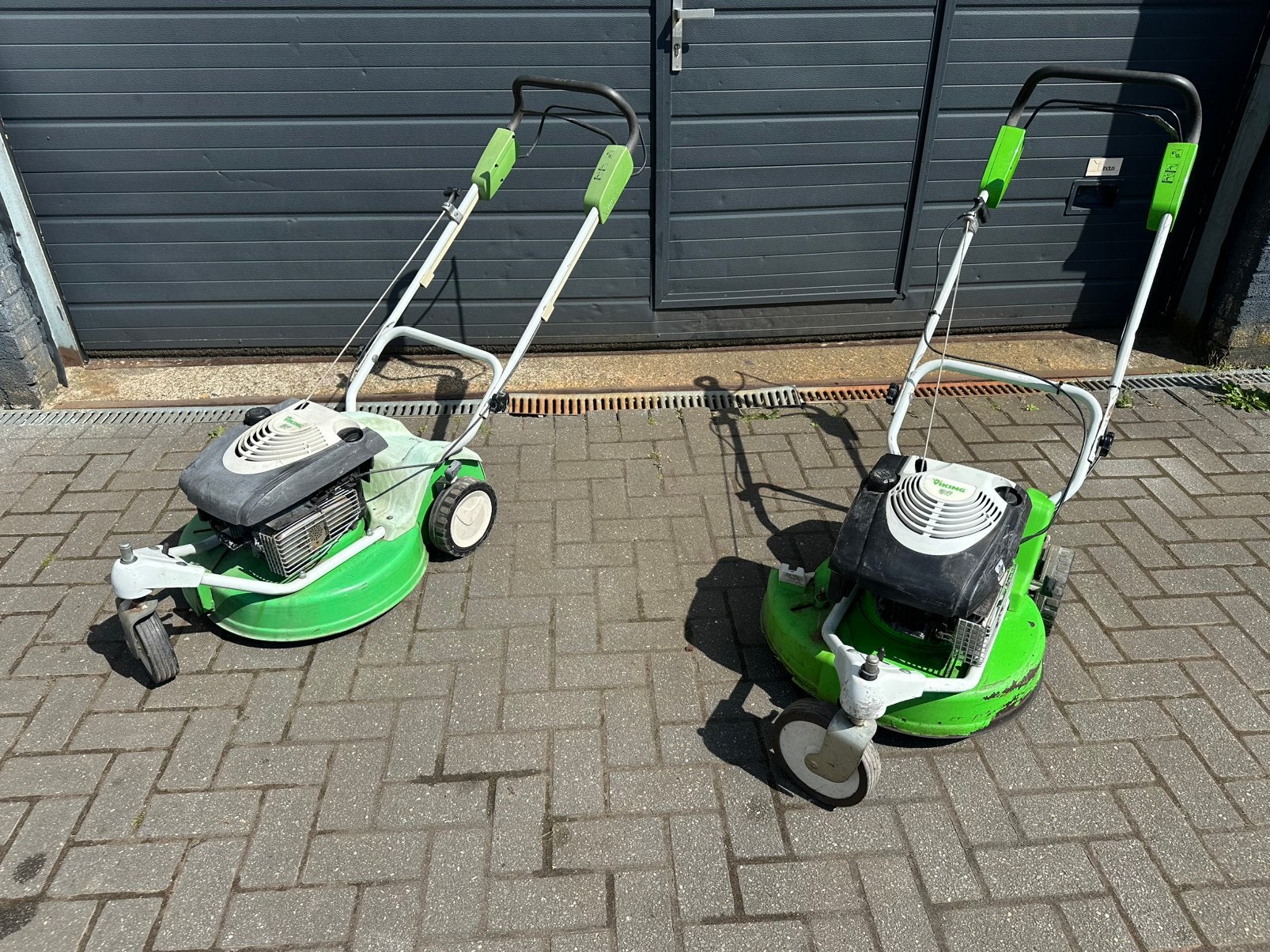 2x Viking grasmaaiers, Ophalen, Cirkelmaaier, Gebruikt, Benzine-grasmaaier