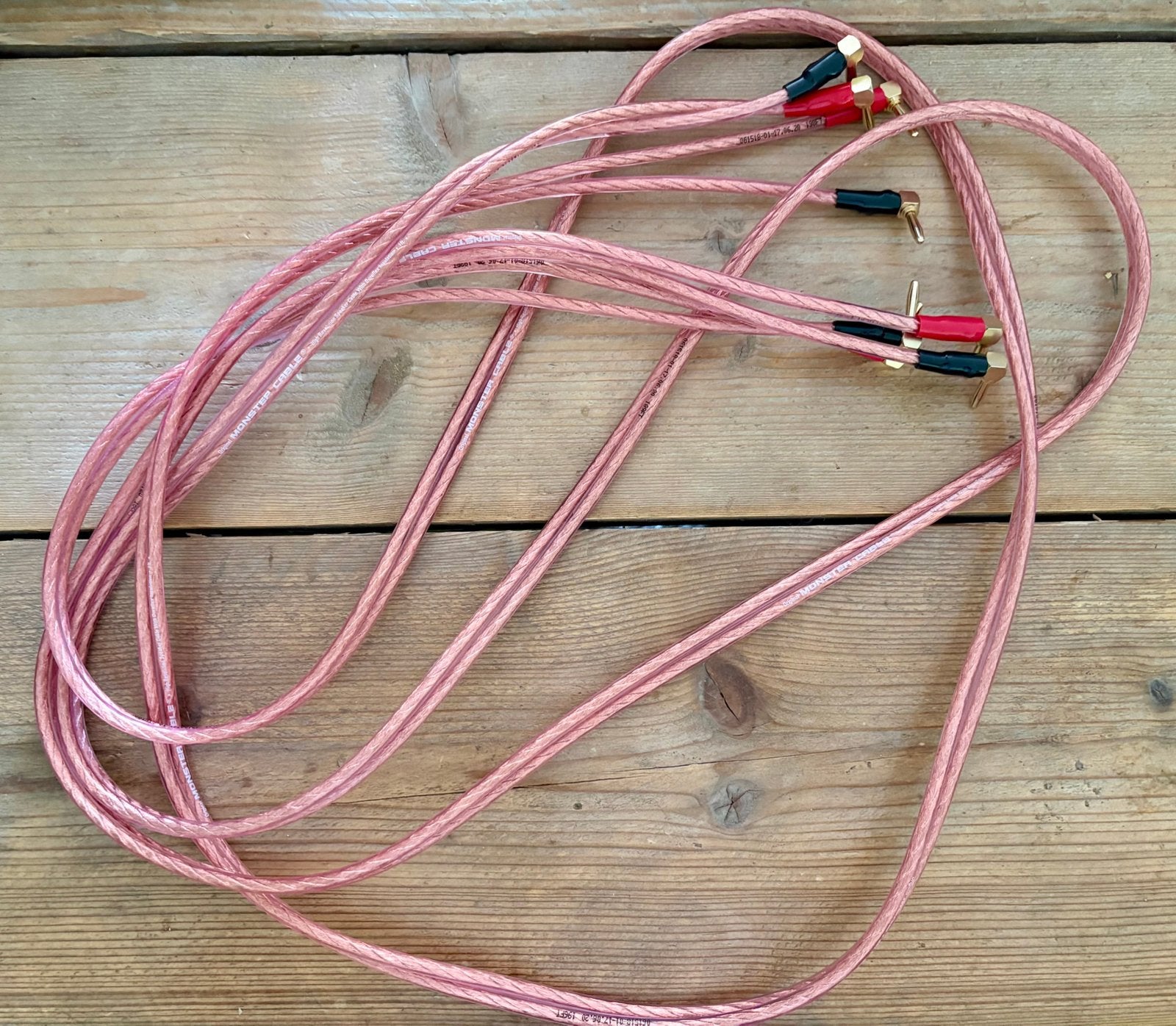 Monster Audio cable 2 x 2 meter met haakse banaanstekkers, Ophalen of Verzenden, Zo goed als nieuw, 2 tot 5 meter, Luidsprekerkabel