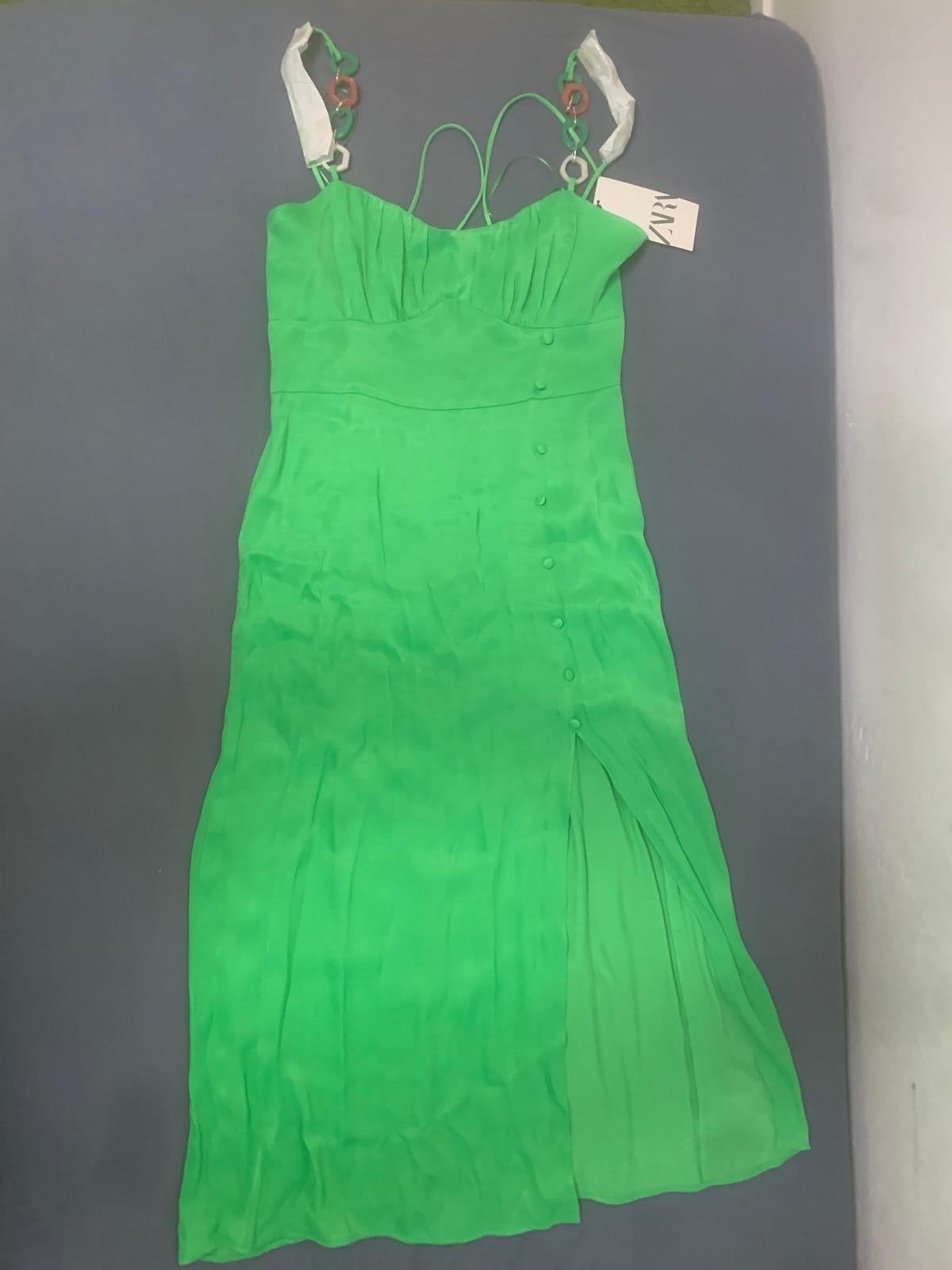 Zara Groene Jurk met Knopen en Kettingdetails - Maat M, Maat 38/40 (M), Nieuw, Ophalen of Verzenden, Onder de knie