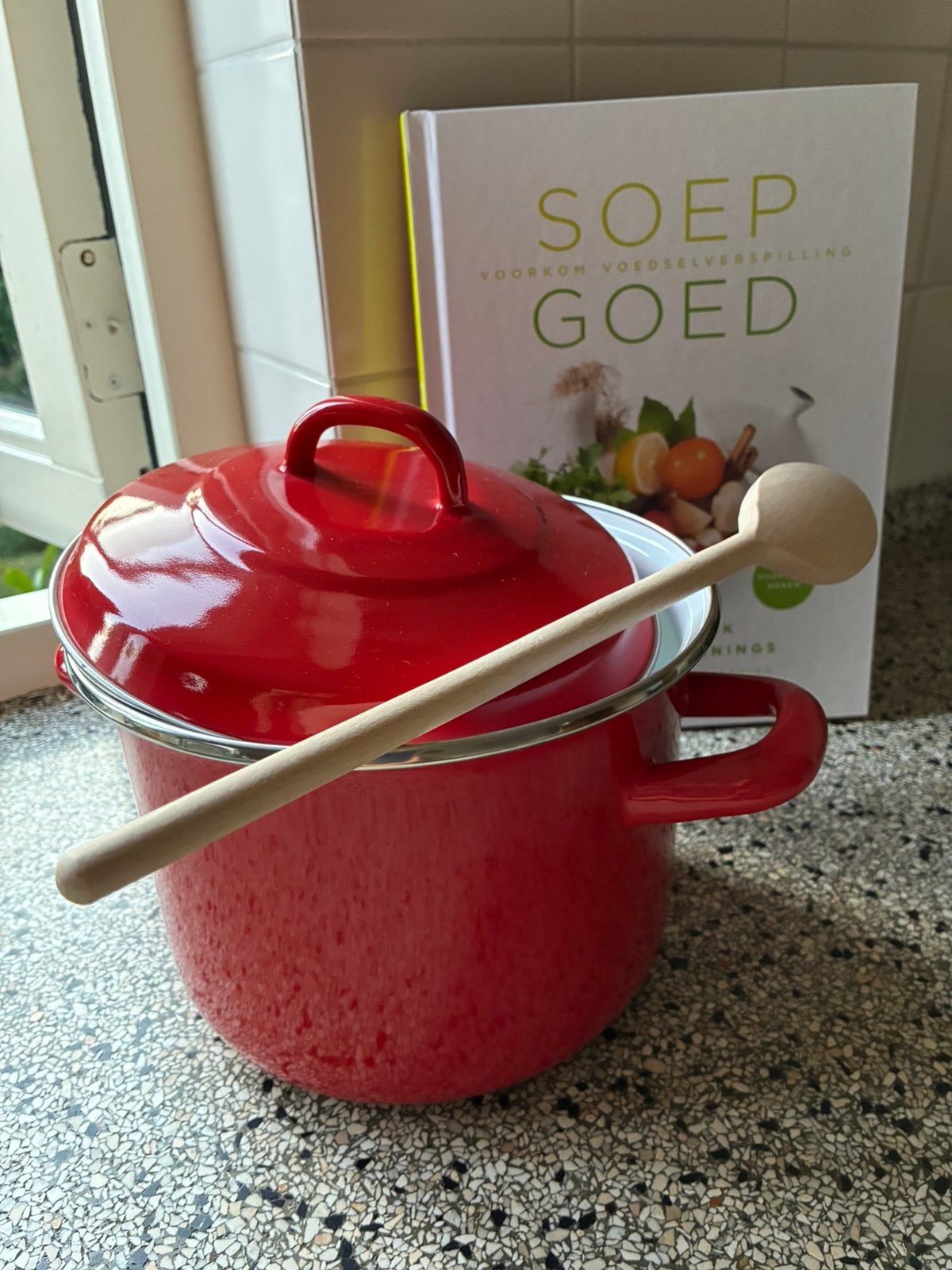 Soeppan met kookboek, Ophalen of Verzenden, Nieuw, Emaille