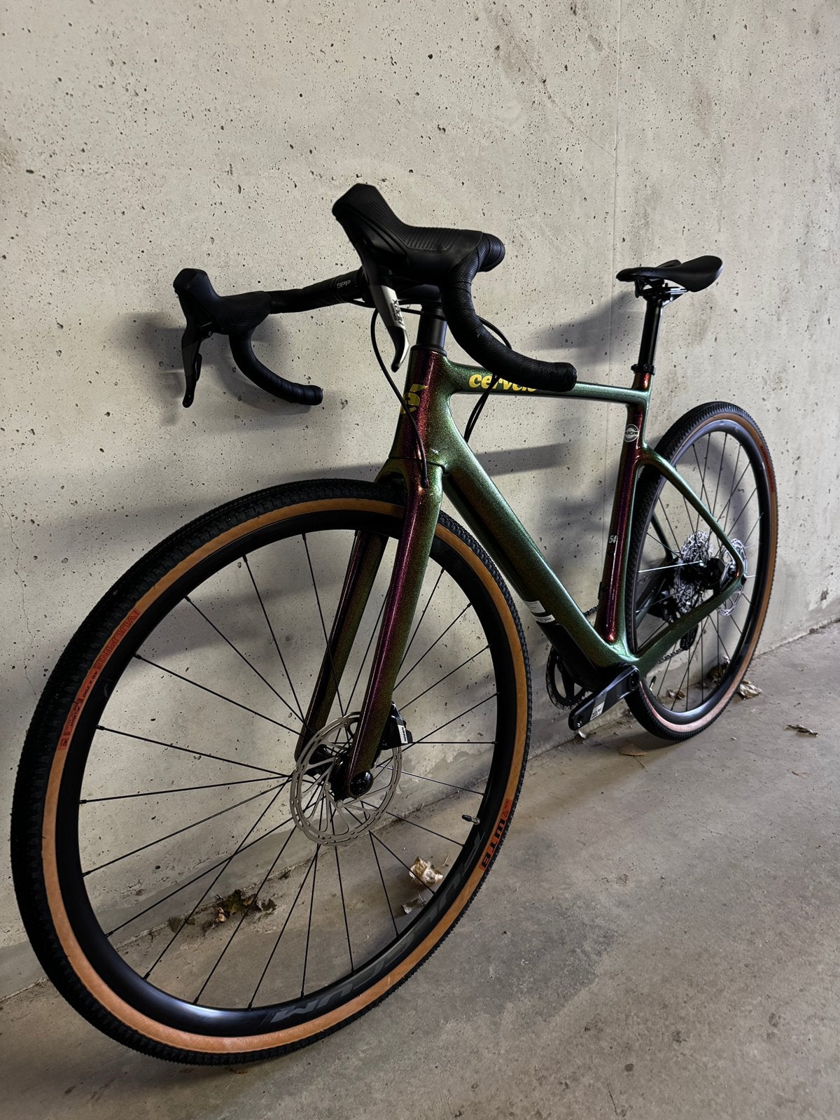 Foto 2 van CERVÉLO ÁSPERO – PURPLE SUNSET – CARBON – M – SRAM APEX