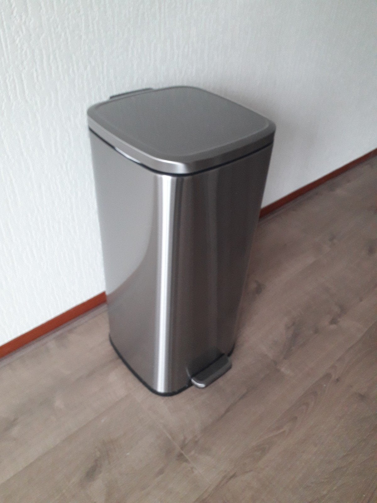Pedaalemmer staalkleur / rvs 30 liter prullenbak afvalbak, Huis en Inrichting, Woonaccessoires | Prullenbakken, Ophalen, Zo goed als nieuw
