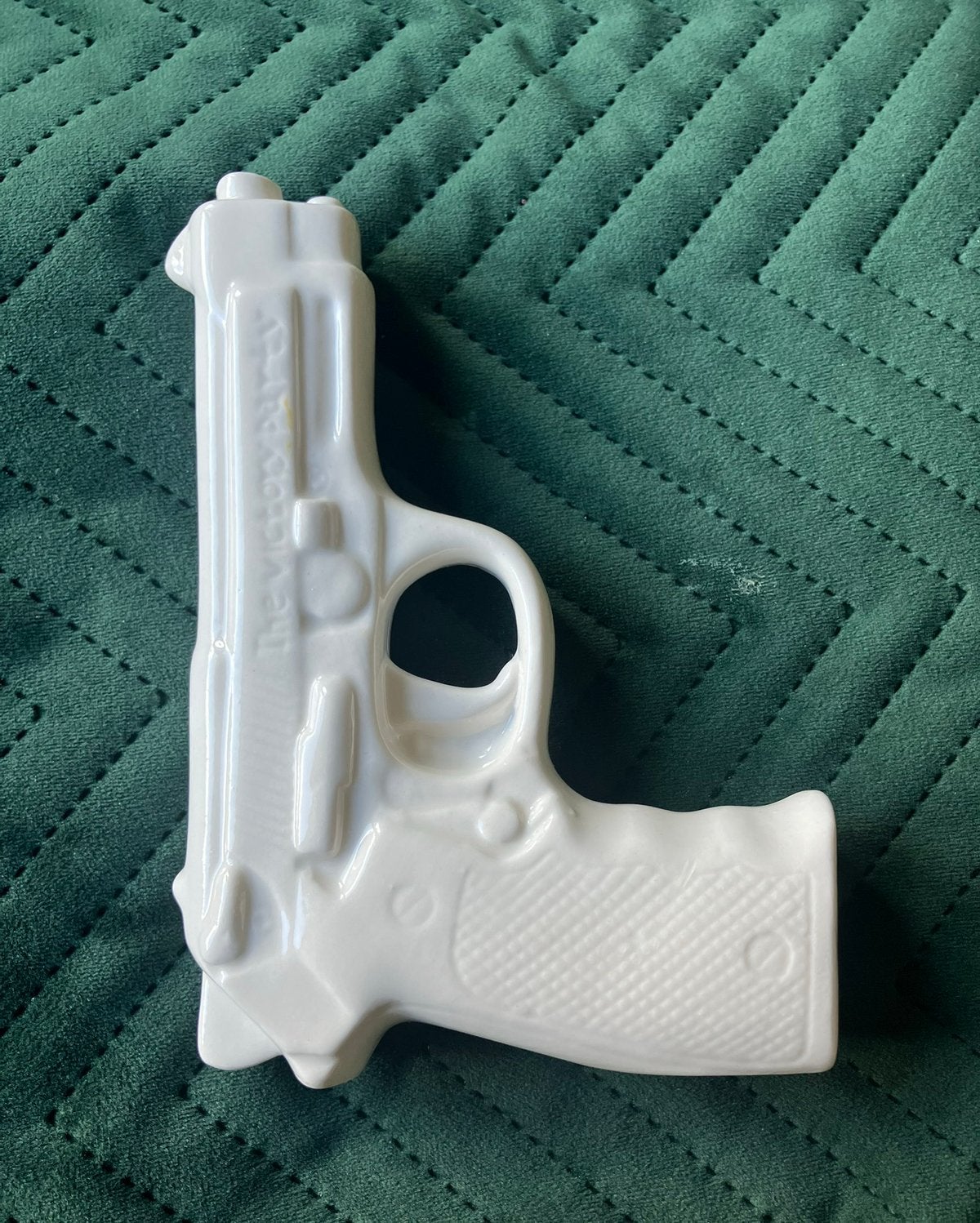 Keramieken vaasje ceremic gun revolver pistol vase pistool, Ophalen of Verzenden