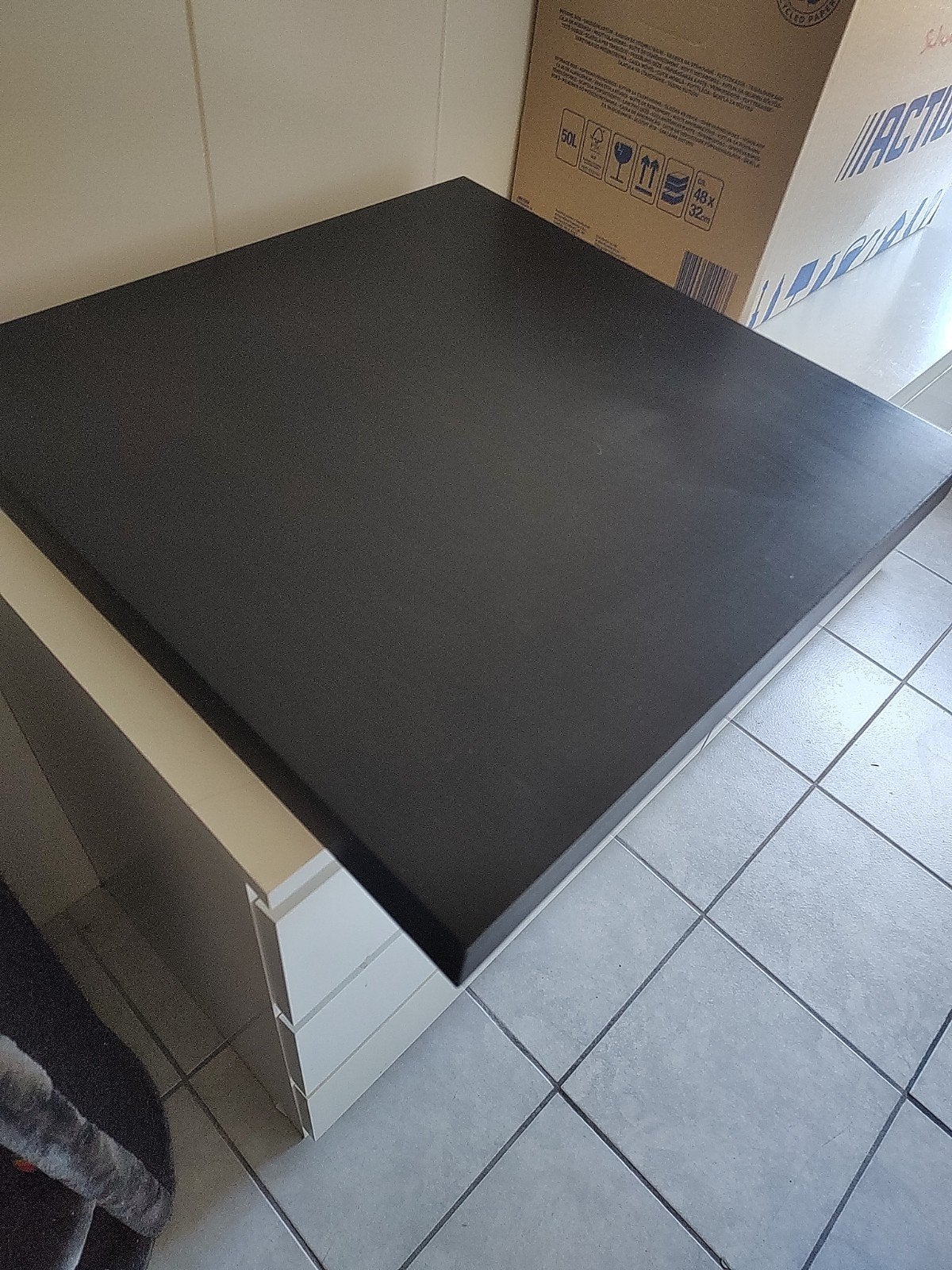 Ikea lack tafeltje met poten, Huis en Inrichting, Tafels | Bijzettafels, Ophalen, Zo goed als nieuw