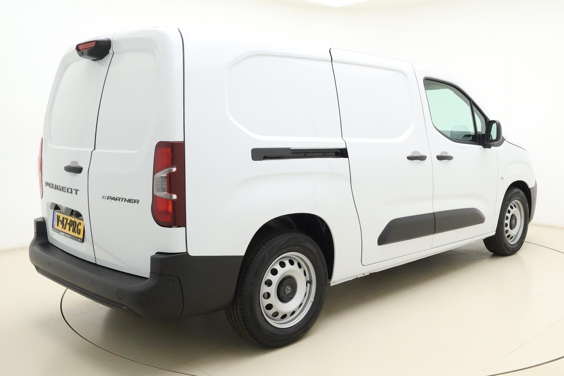 Peugeot e-Partner 136 L2 50 kWh DEMO | Camera | 3zitplaatsen, 330 km, Gebruikt, 750 kg, Wit
