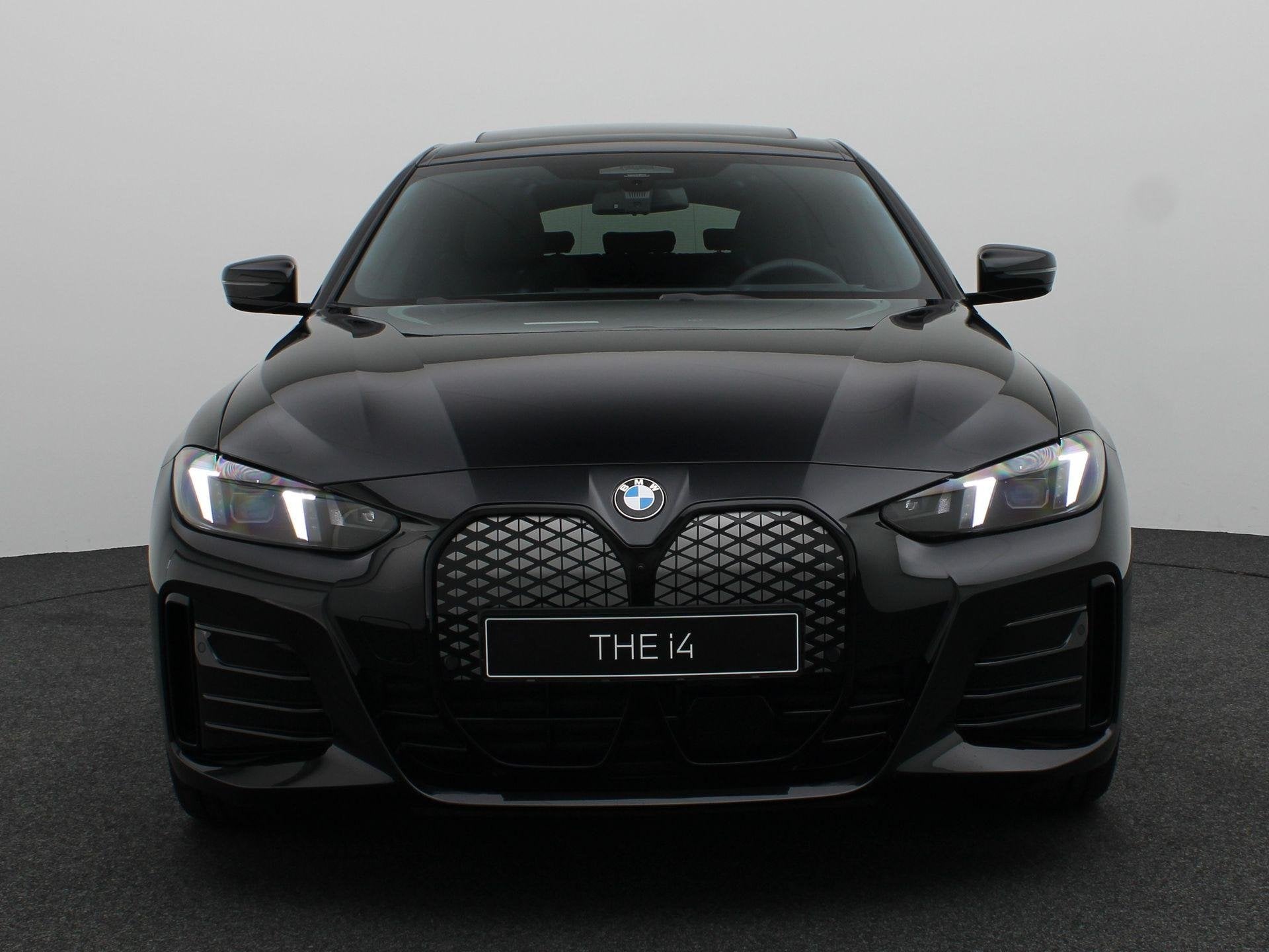BMW i4 eDrive35 M Sport Edition | SoH 100% | Comfort Pack |, Auto's, Zwart, Met garantie (alle), 420 min, 1600 kg