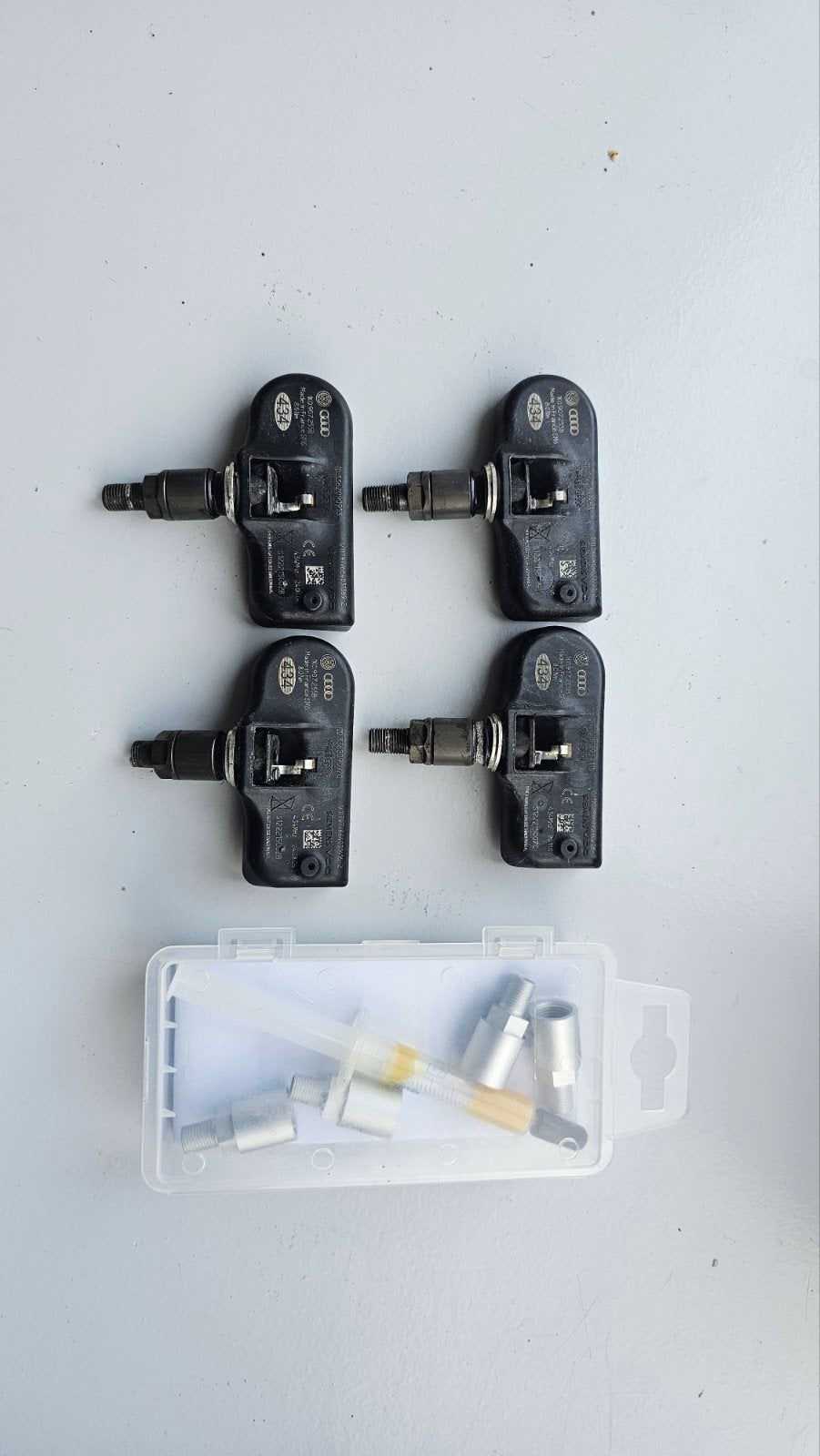 Set van 4 Audi TPMS bandenspanningssensoren 1K0 907 255 B, Ophalen of Verzenden, Audi
