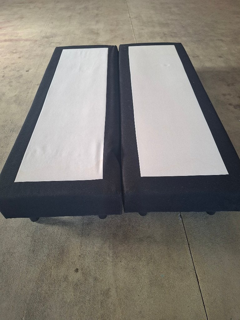 Kleine boxspring van 140 mtr, Ophalen, Gebruikt, Zwart, Tweepersoons