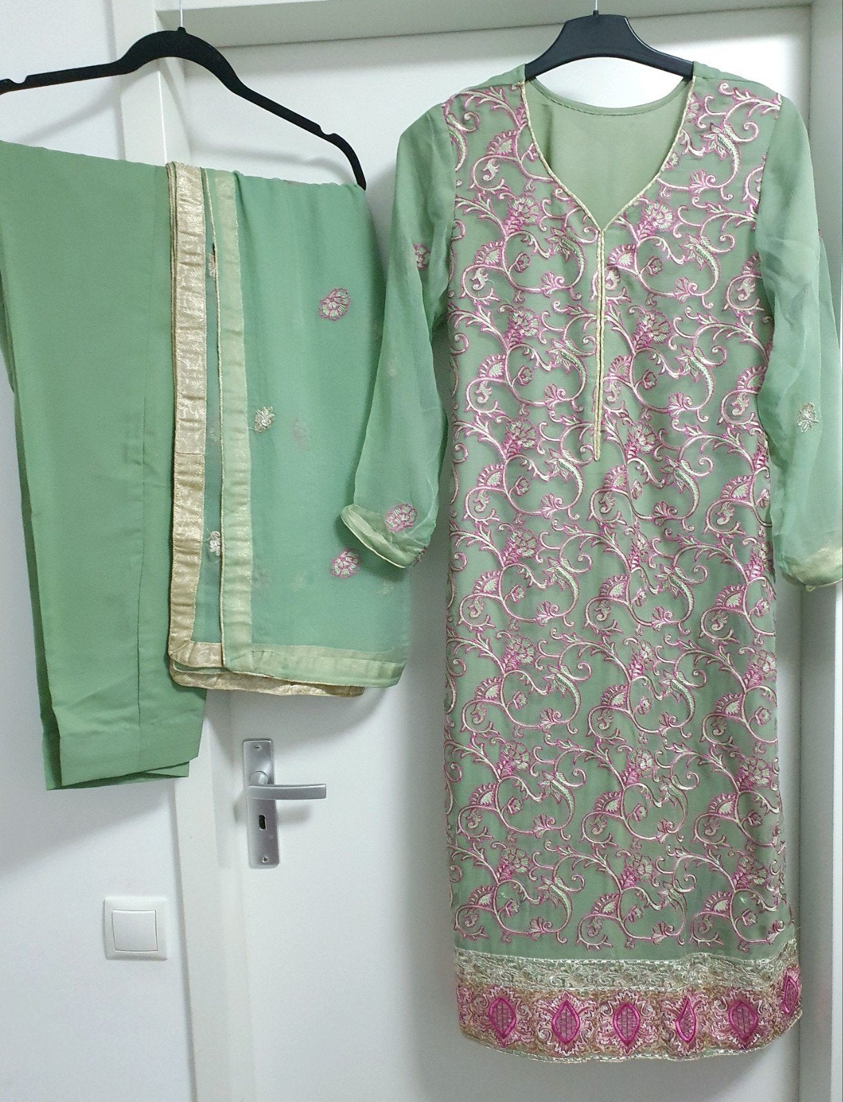 Nieuwe Indiase/Pakistaanse Kameez broek dupetta l - Maat S, Kleding | Dames, Overige typen, Nieuw, Ophalen of Verzenden, Maat 36 (S)