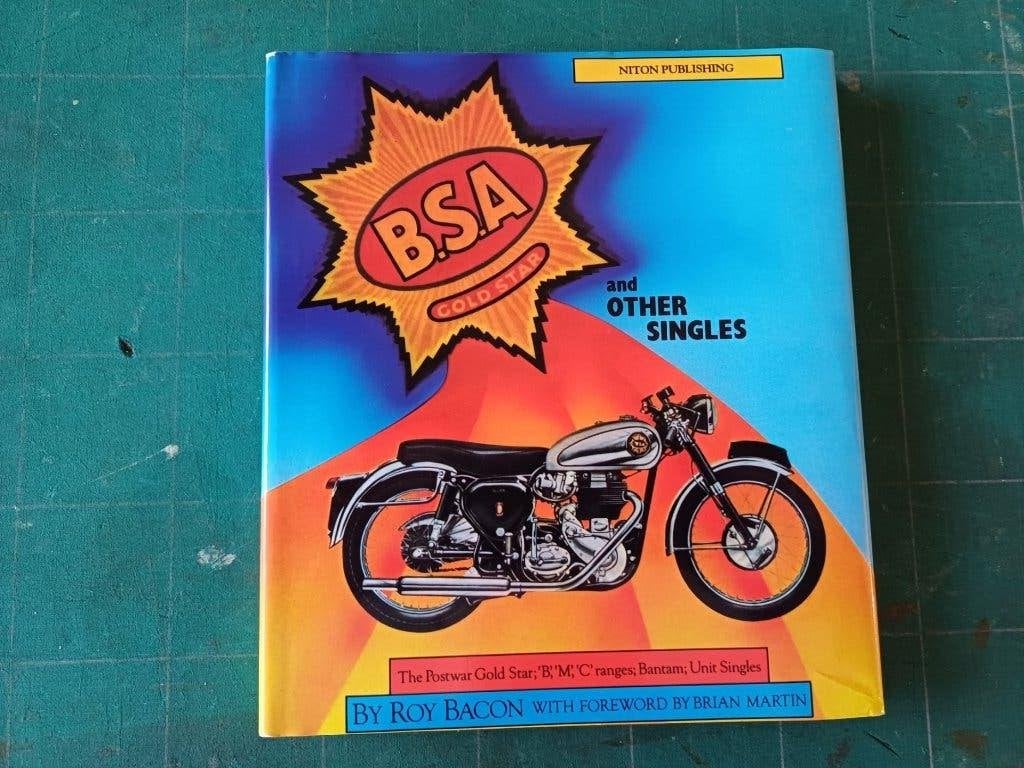 BSA GOLDSTAR & OTHER SINGLES door Roy Bacon, Ophalen of Verzenden, Overige merken