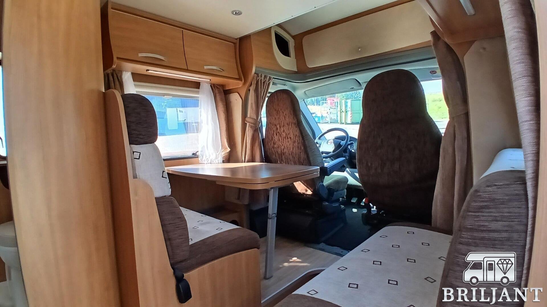 Foto 10 van Chausson FLASH 16... 2011 dwarsbed/hefbed