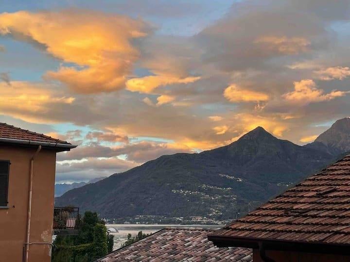 COMOMEER AANBIEDING! In mei €75 ipv €90 per nacht, Vakantie, Vakantiehuizen | Italië, Lombardije en Merengebied, Appartement, Dorp
