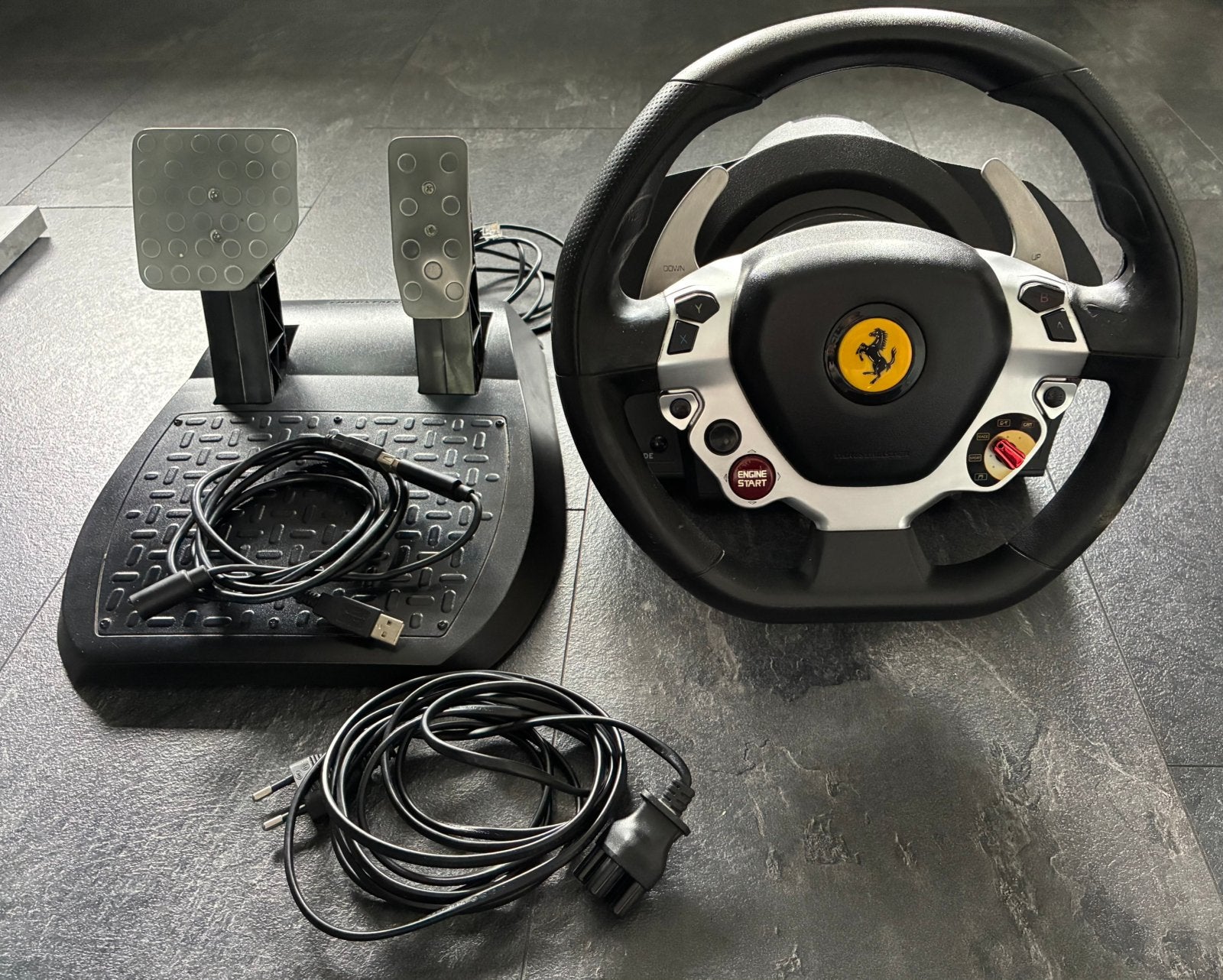 Thrustmaster TX Racing Wheel Ferrari 458 Italia Edition, Spelcomputers en Games, Ophalen of Verzenden, Zo goed als nieuw