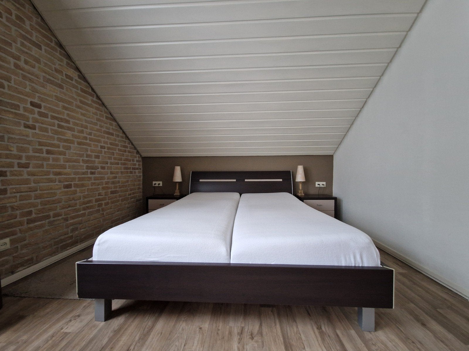 Tweepersoonsbed 160x210 cm met nachtkastjes, Huis en Inrichting, Slaapkamer | Bedden, Ophalen, Bruin, 210 cm, Tweepersoons