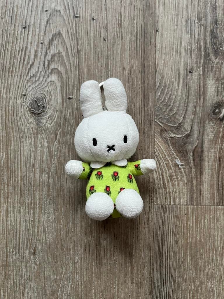 Miffy Nijntje sleutelhanger knuffel, Ophalen of Verzenden, Zo goed als nieuw, Konijn