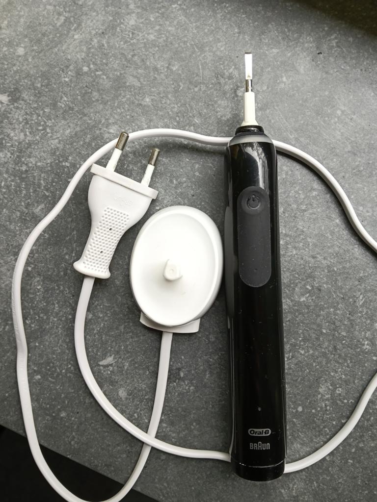 Oral B Pro 3 3000 Cross Action Elektrische Tandenborstel, Ophalen of Verzenden, Gebruikt, Mondverzorging