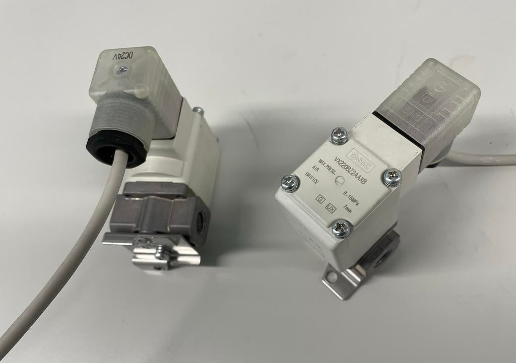 SMC magneetklep magneetventiel solenoid valve klep G 1/4, Hobby en Vrije tijd, Ophalen of Verzenden, Zo goed als nieuw