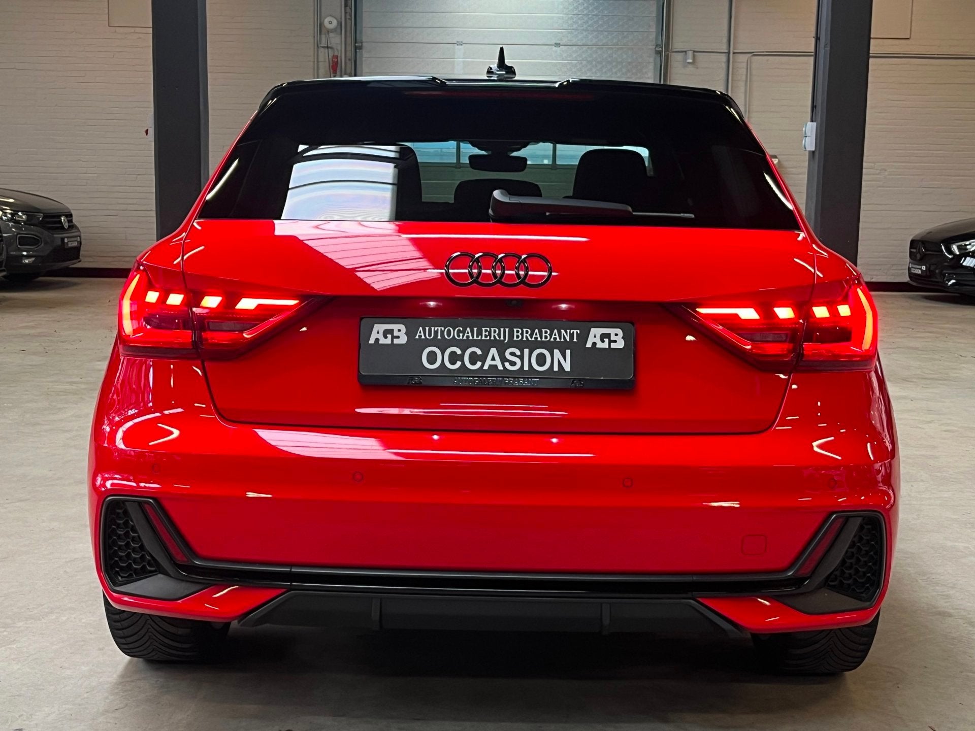 Audi A1 Sportback 35 TFSI S-line ACC/Camera/Sfeer/Navi, Auto's, Dealer onderhouden, Zwart, 150 pk, Leder en Stof