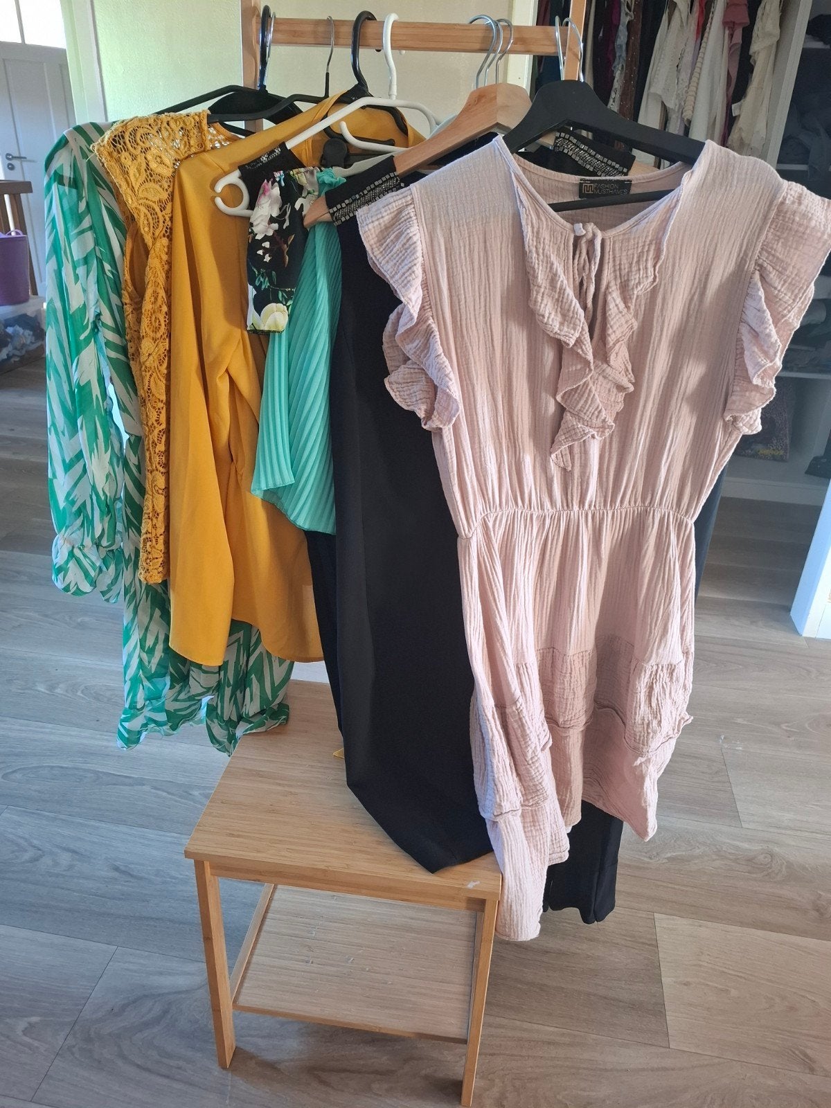 kledingpakket maat M dames 17! items - jurkjes, shirts, tops, Ophalen of Verzenden, Zo goed als nieuw, Maat 38/40 (M)