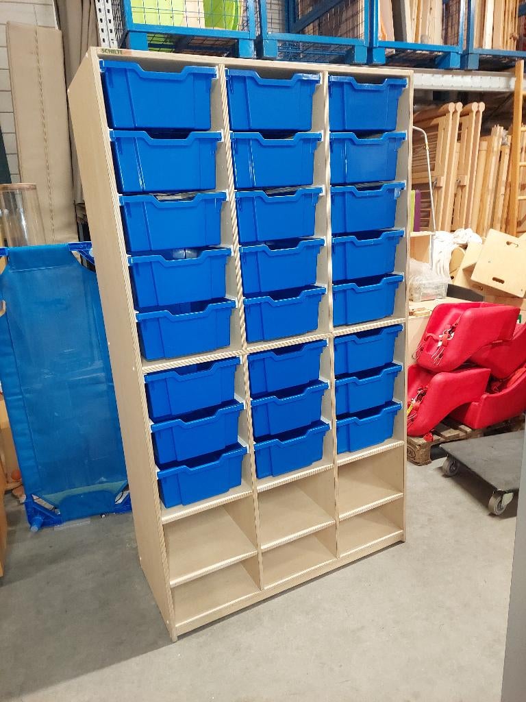 Schilte bakken- / vakkenkast / kinderopvangkast 180 x 103cm, Huis en Inrichting, Met plank(en), Ophalen of Verzenden, Zo goed als nieuw