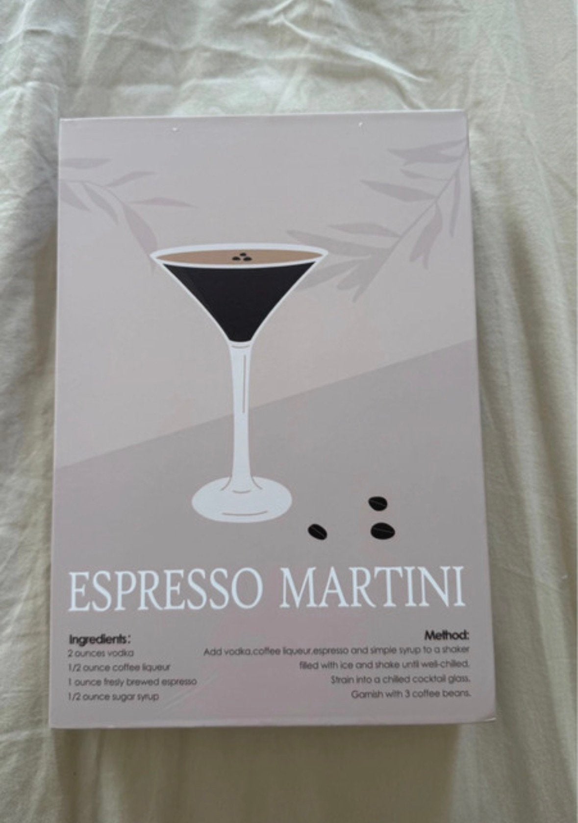 Decoratie - Opberg boek, espresso martini, Huis en Inrichting, Woonaccessoires | Overige, Beige, Overige stijlen, Ophalen of Verzenden