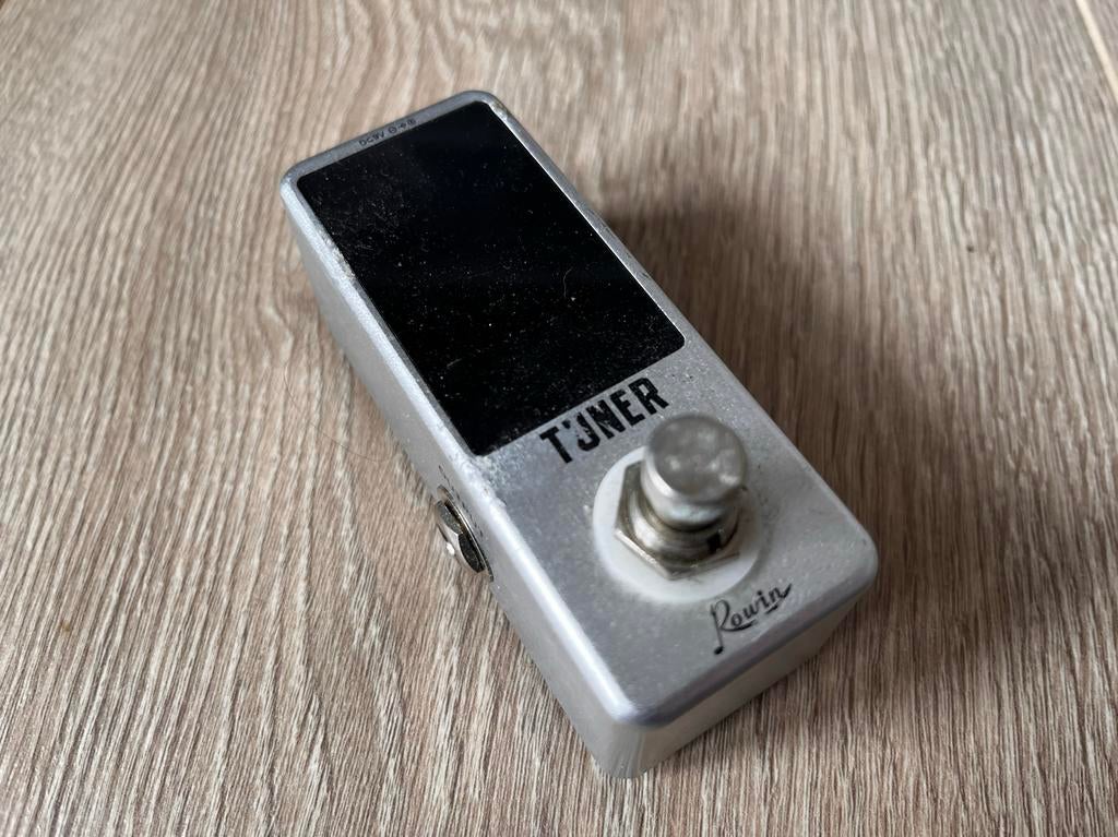 Rowin LT-910 Stempedaal  - Compacte Gitaar Tuner Pedaal, Muziek en Instrumenten, Effecten, Ophalen of Verzenden, Gebruikt, Overige typen