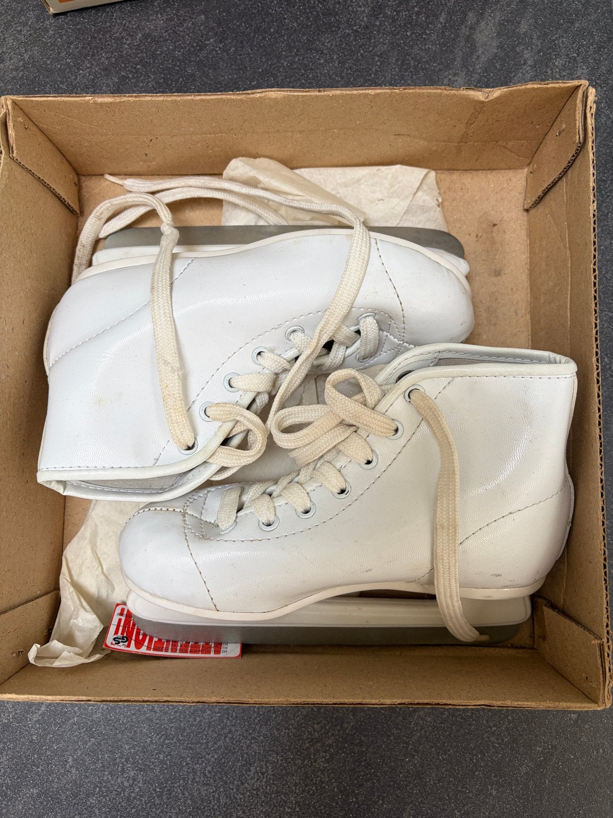 Witte Kunstschaatsen Maat 33 - Zo goed als nieuw, Sport en Fitness, Schaatsen, Ophalen, Zo goed als nieuw, Kunstschaatsen, Overige merken