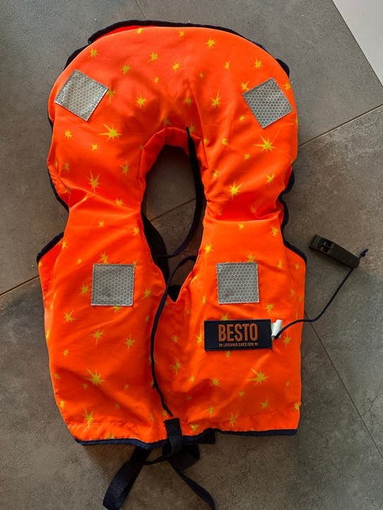 Besto kinder reddingsvest 100N, oranje met fluitje, Ophalen of Verzenden, Zo goed als nieuw, Overige typen