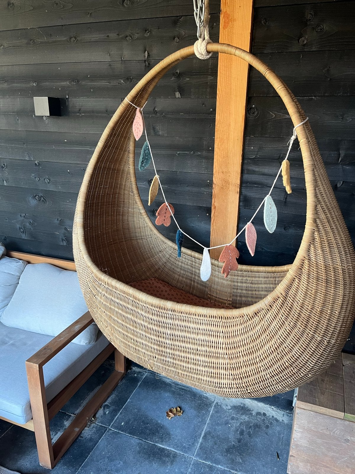 Rotan hangwieg met matras - Binnen & Buiten, Ophalen, Zo goed als nieuw, Wieg