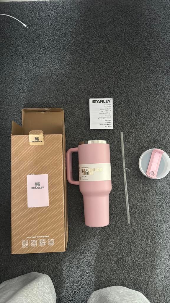 Roze stanley cup 40 oz / 1.18 liter, Sport en Fitness, Bidons, Ophalen, Zo goed als nieuw