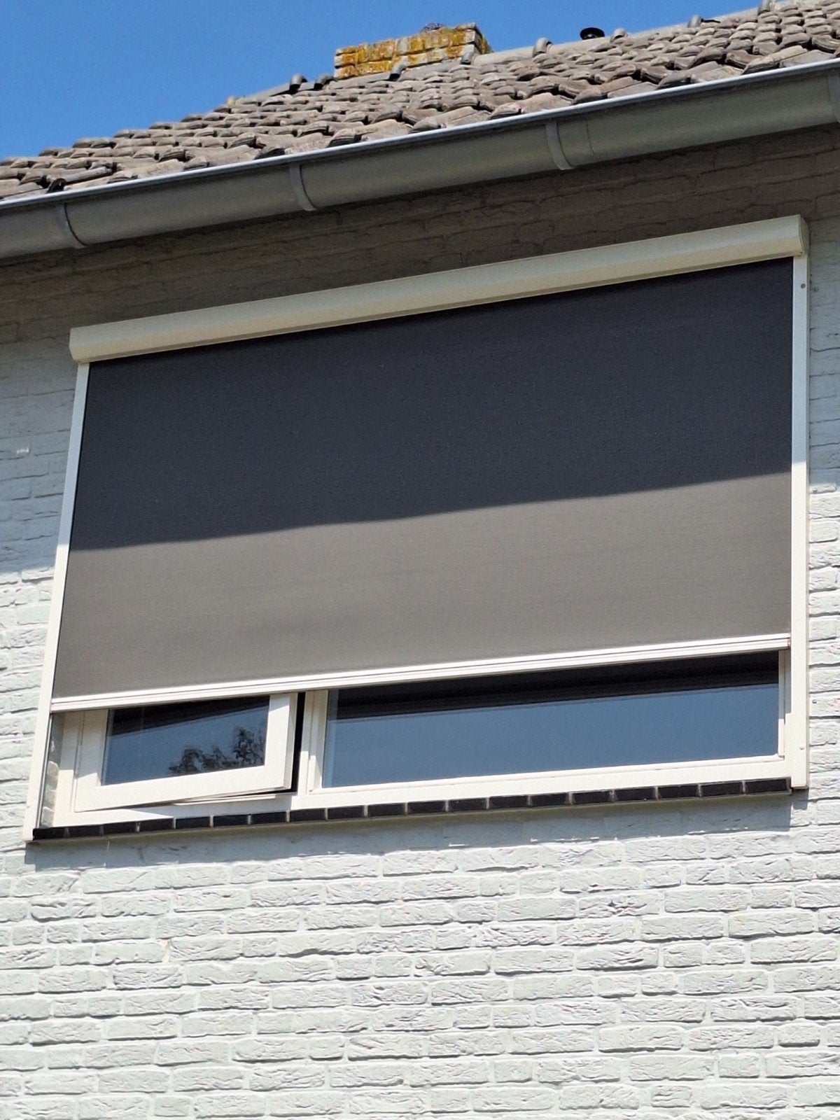 Ritsscreens - zonwering grijs, Doe-het-zelf en Verbouw, Rolluiken, Gebruikt, 100 tot 150 cm, 200 cm of meer, Grijs, Elektrische bediening