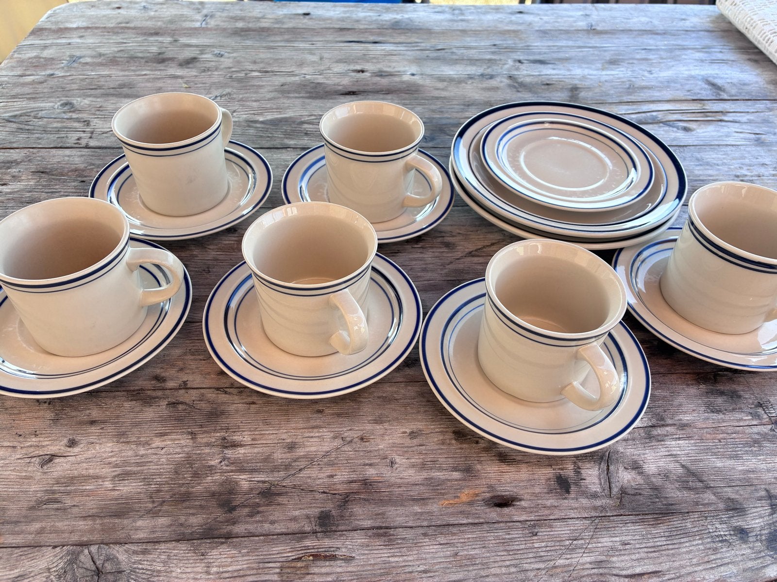 Blue Bird Servies: 2 Borden, 6 Mokken & 6 Schotels - Handgem, Gebruikt, Overige merken, Keramiek, Ophalen of Verzenden