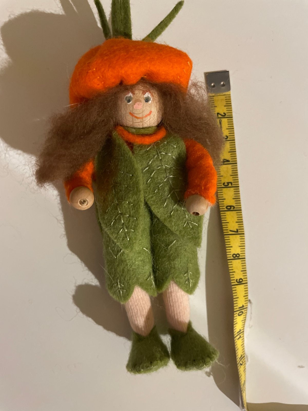 Schattig vilten poppetje - 12 cm, Hobby en Vrije tijd, Vilt, Ophalen of Verzenden, Gebruikt