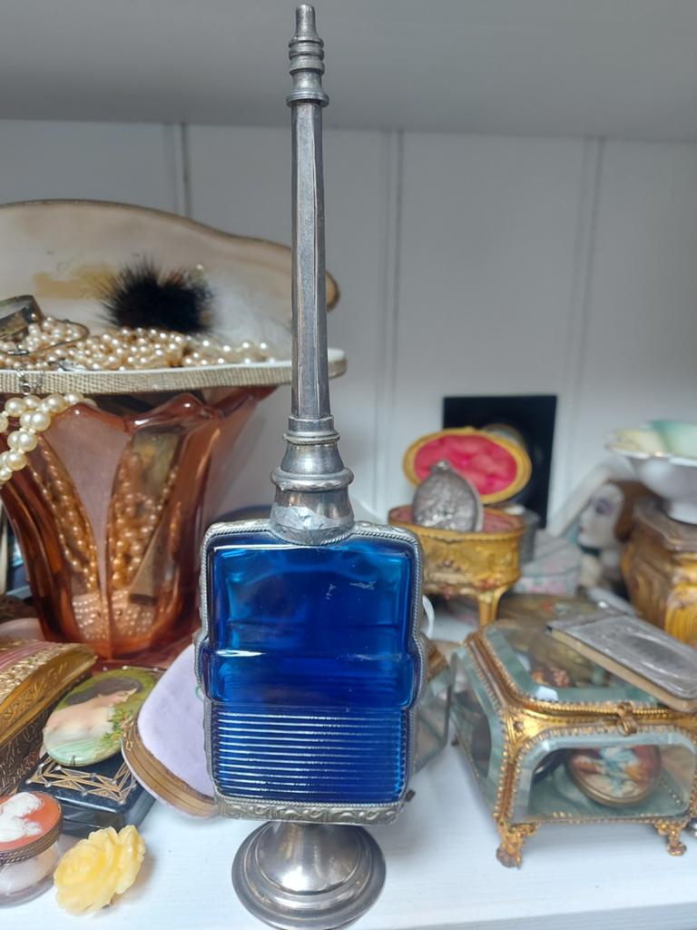 Mooie grote oude sierlijke Vintage oosterse parfum fles, Ophalen of Verzenden