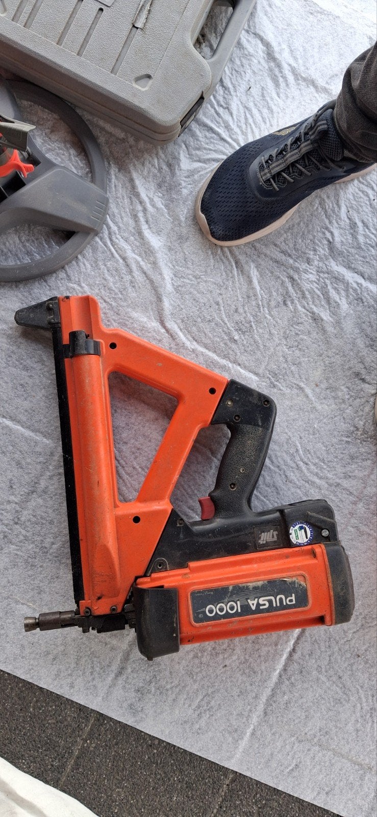 Pulsalo 1000 Spijkerpistool met lader en spijkers, Ophalen of Verzenden, Gebruikt