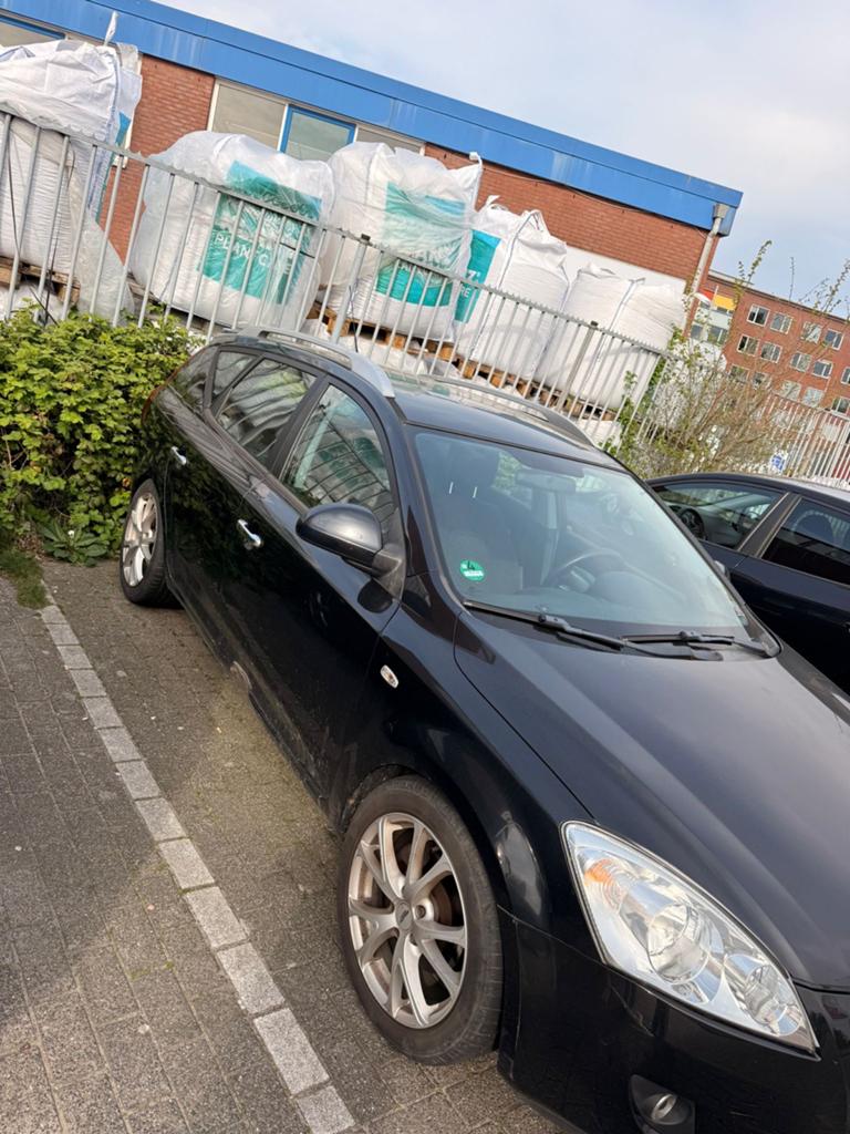 Kia (Pro) Cee d 1.6 Cvvt Sporty Wagon 2007 Zwart, Auto's, Kia, Voorwielaandrijving, 15 km/l, 1591 cc, 4 cilinders