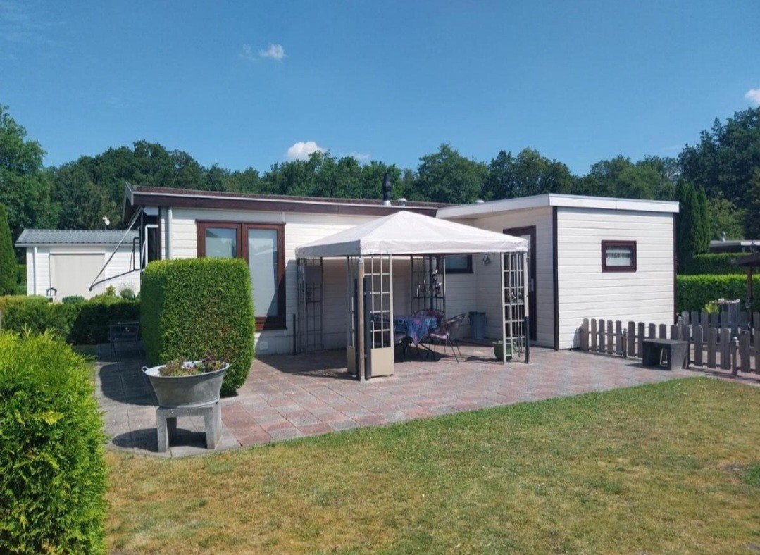 Te koop complete chalet met inboedel/ tijdelijke woning