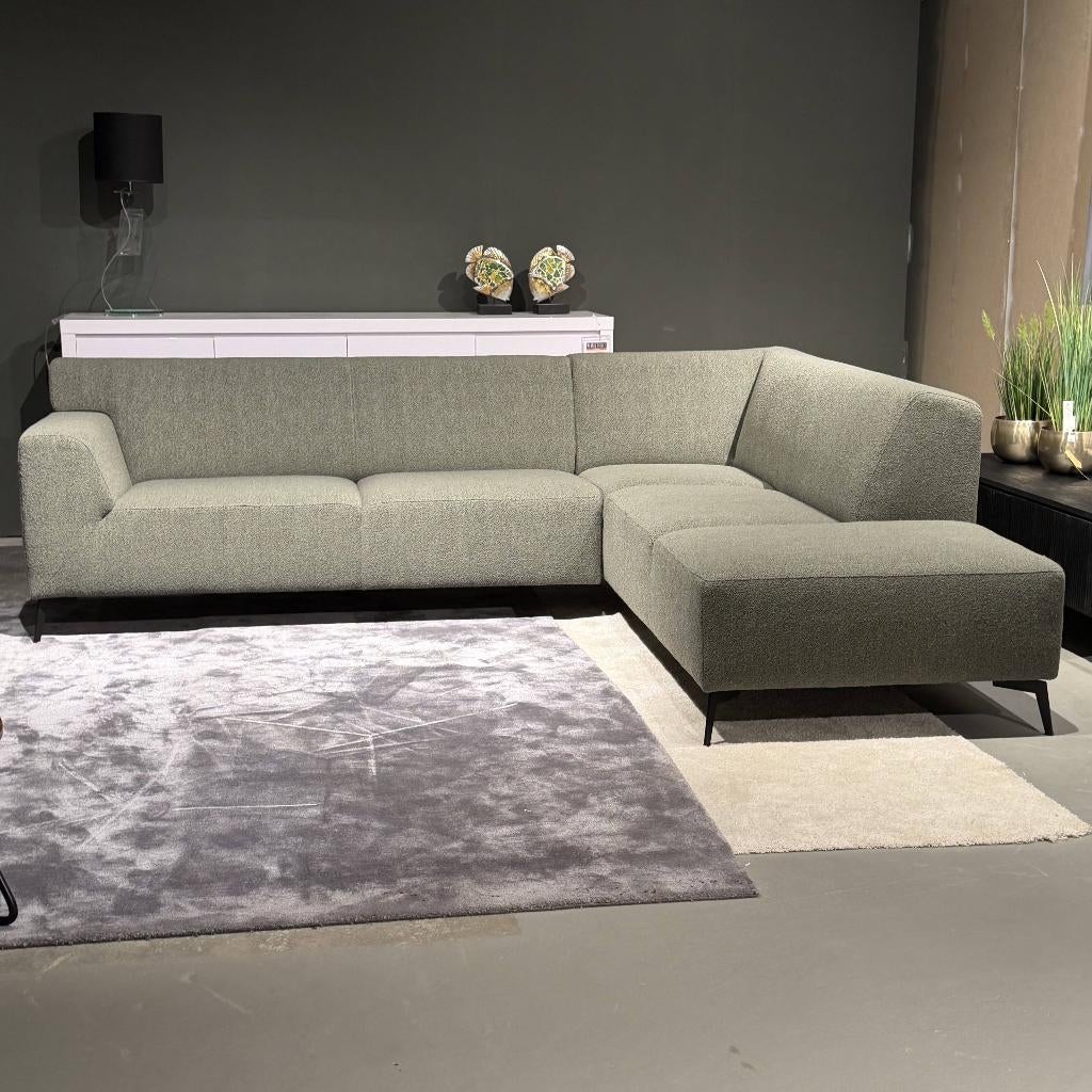 hoekbank modern groen in house **showroom model**, Huis en Inrichting, Banken | Complete zithoeken, Nieuw, Ophalen