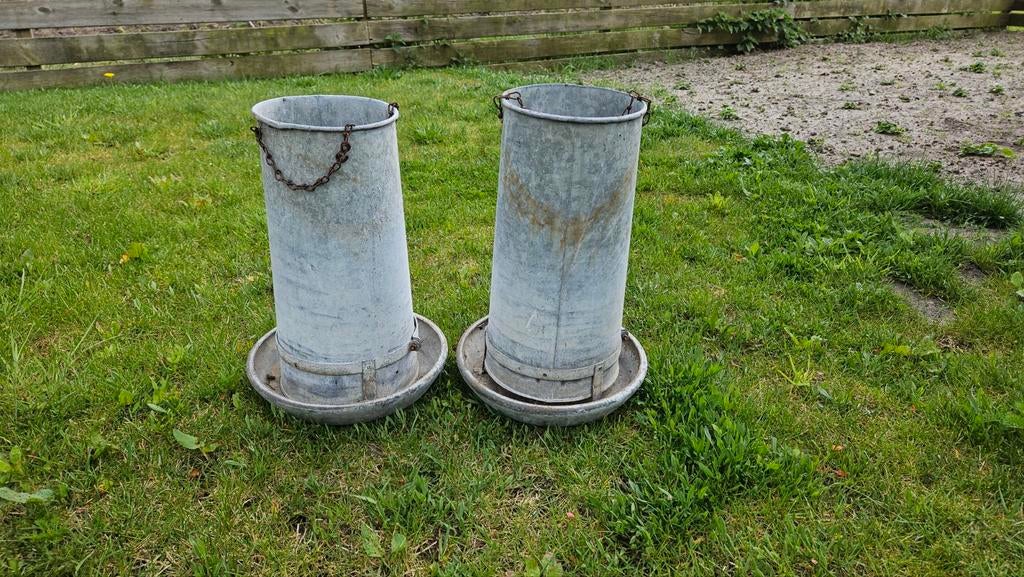 Mooie kippenvoerbakken voor op het terras als sier, Tuin en Terras, Ophalen of Verzenden, Gebruikt