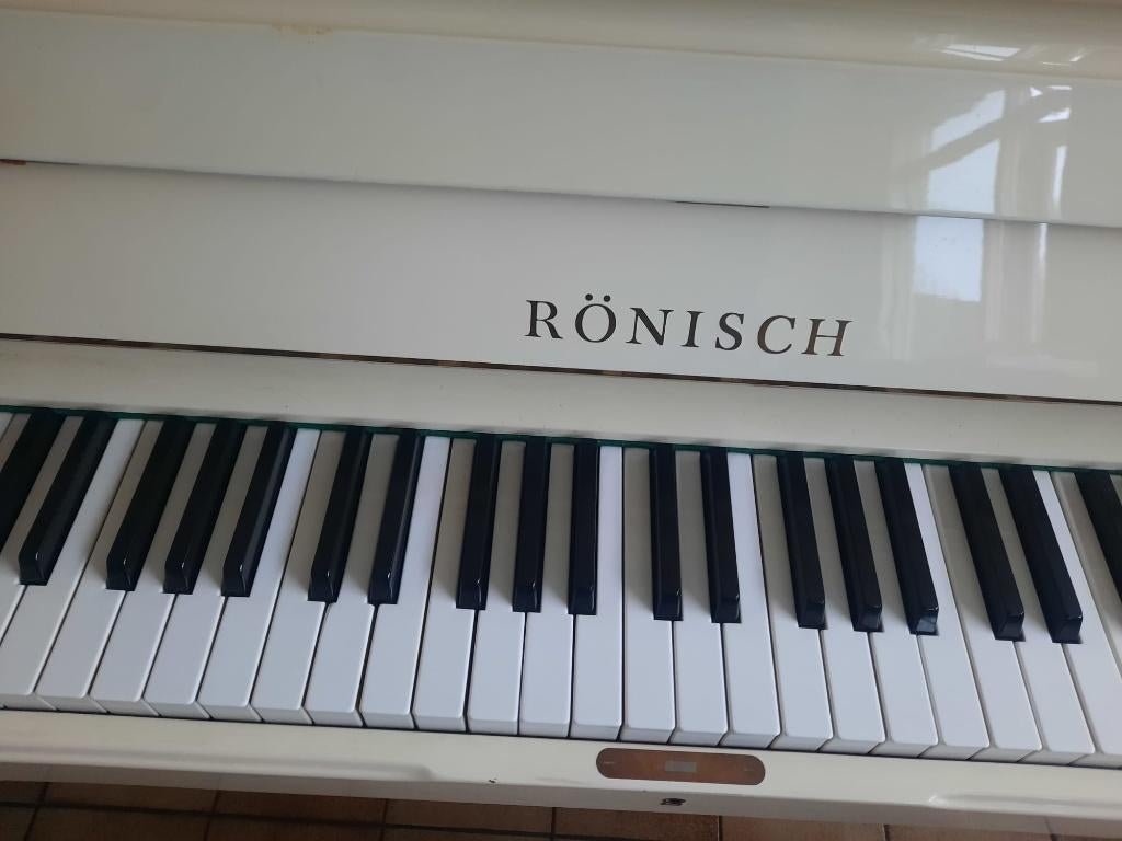Ronisch witte piano, Ophalen, Wit, Zo goed als nieuw, Piano