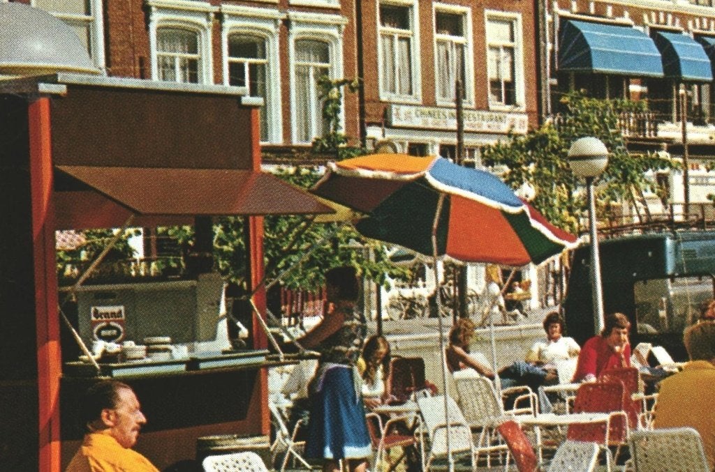 38335 Leeuwarden Het Waag plein _Nette kaart Onbeschreven, Ophalen of Verzenden, 1960 tot 1980, Ongelopen, Friesland
